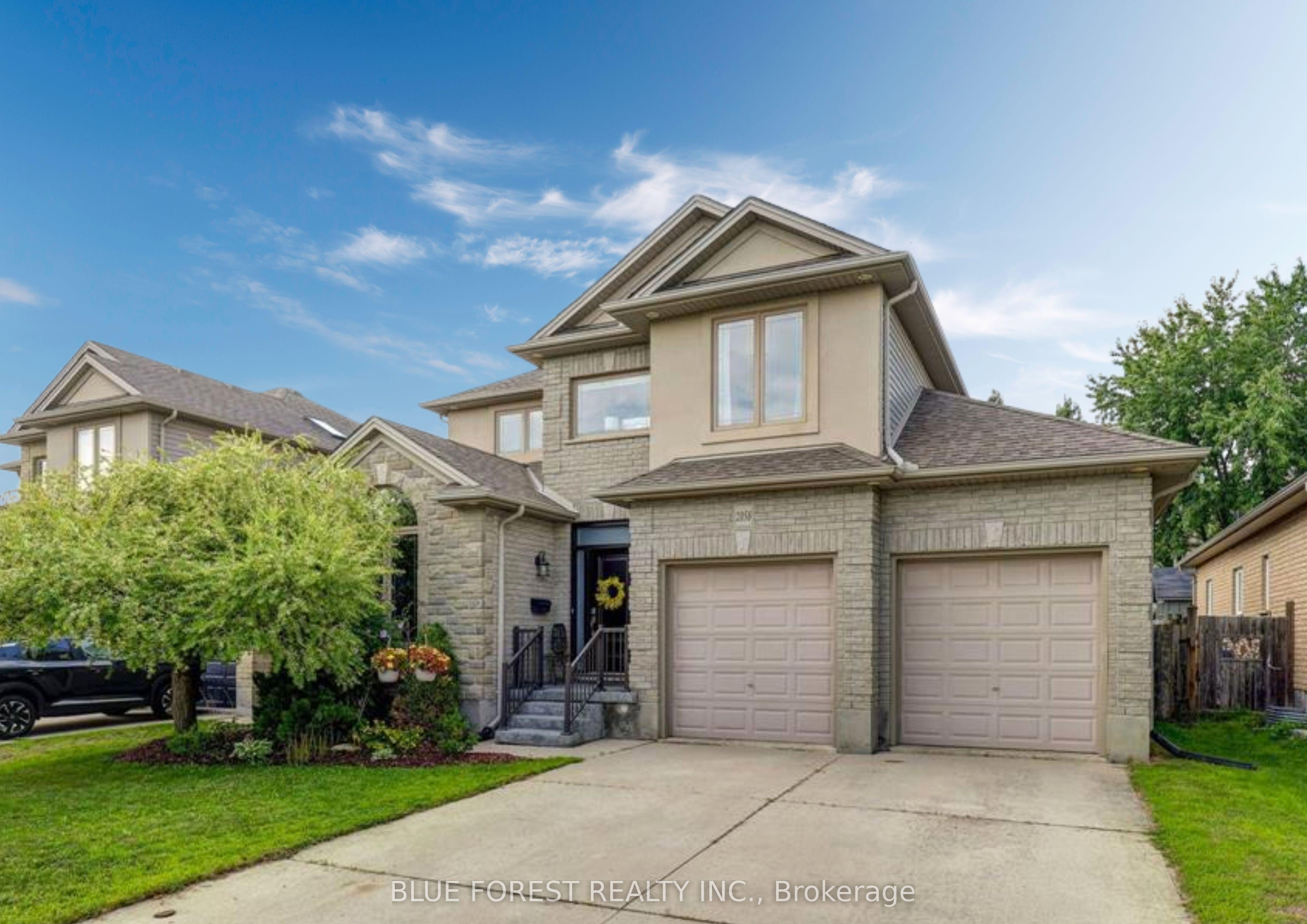 2058 WESTPOINT Heights — photo 1
