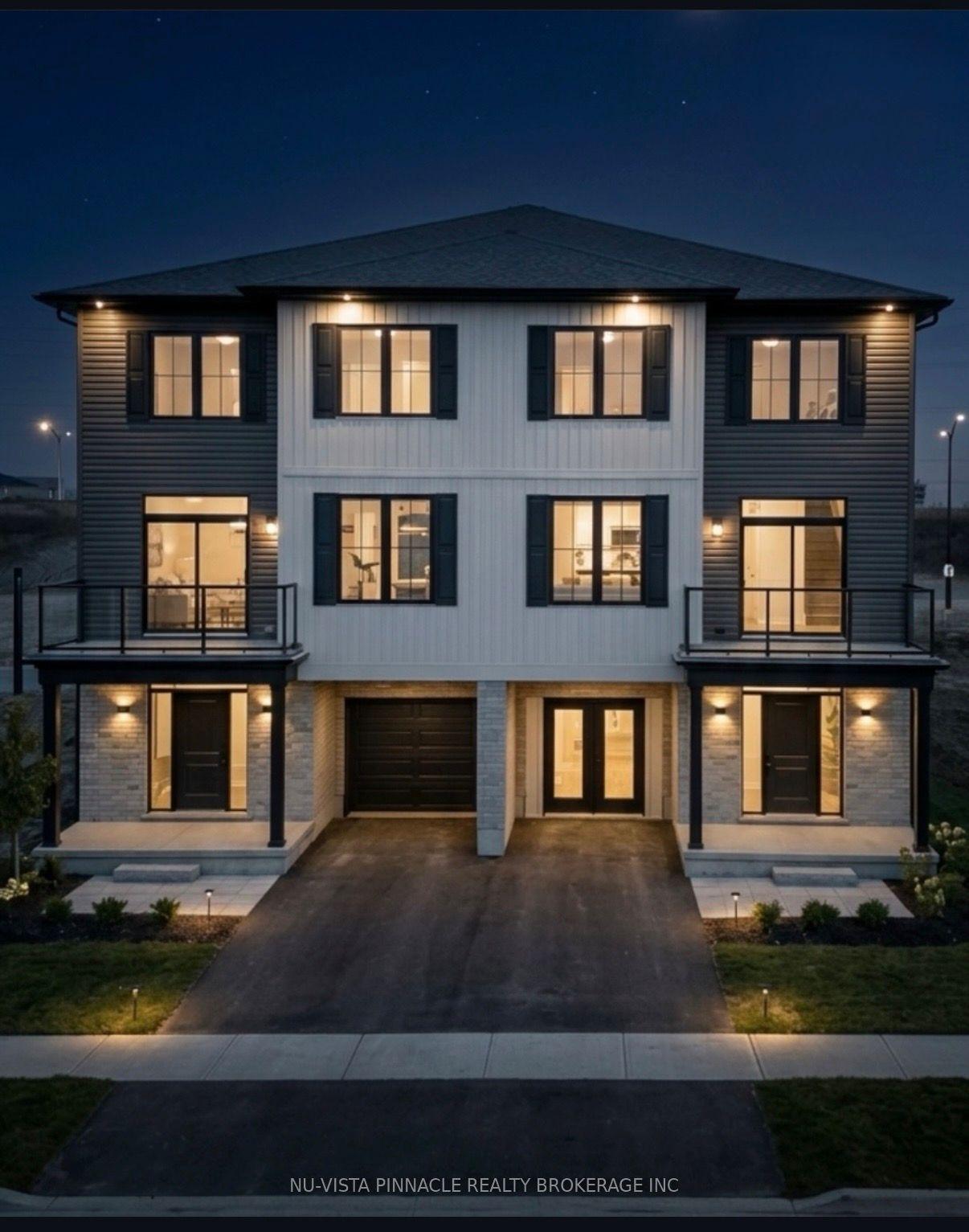 2592 Sheffield Boulevard — photo 1