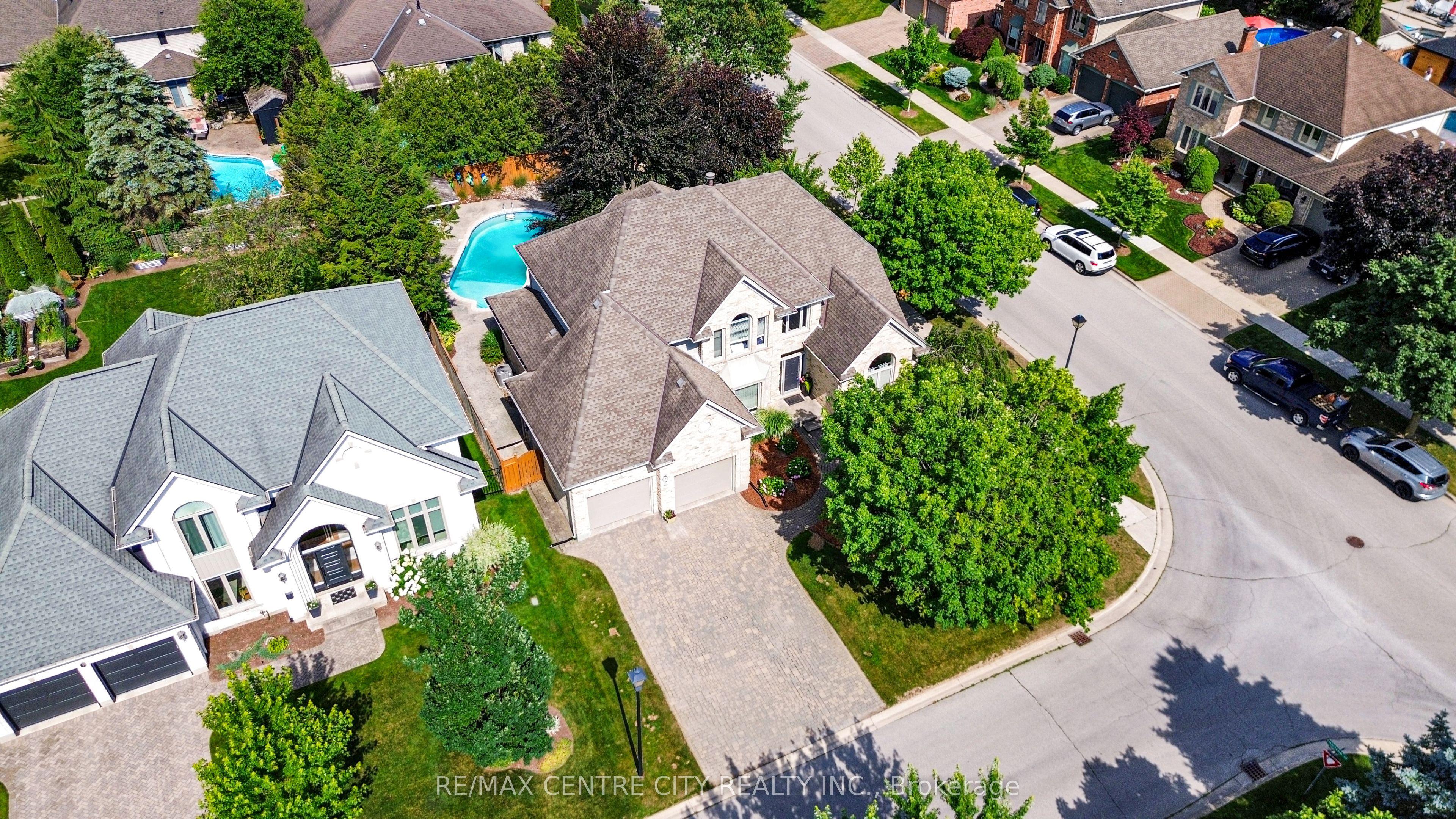 2 HAVENWOOD Way — photo 1