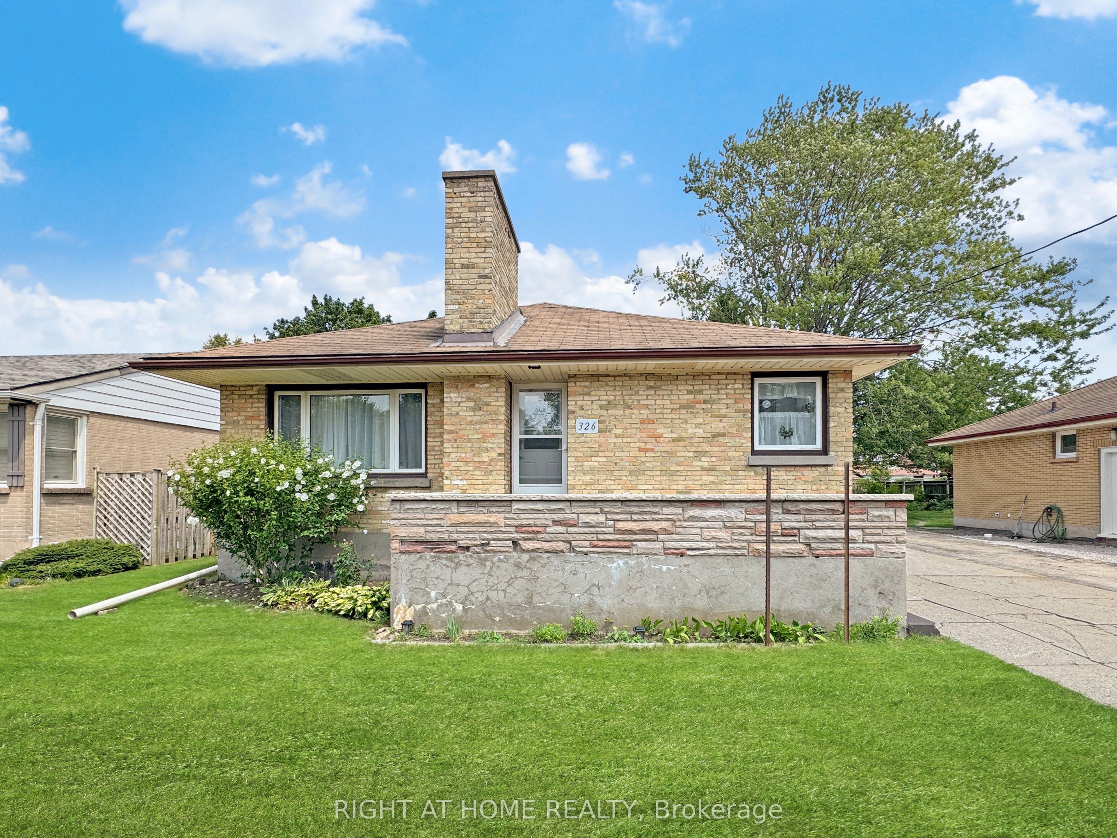 326 Avondale Road — photo 1