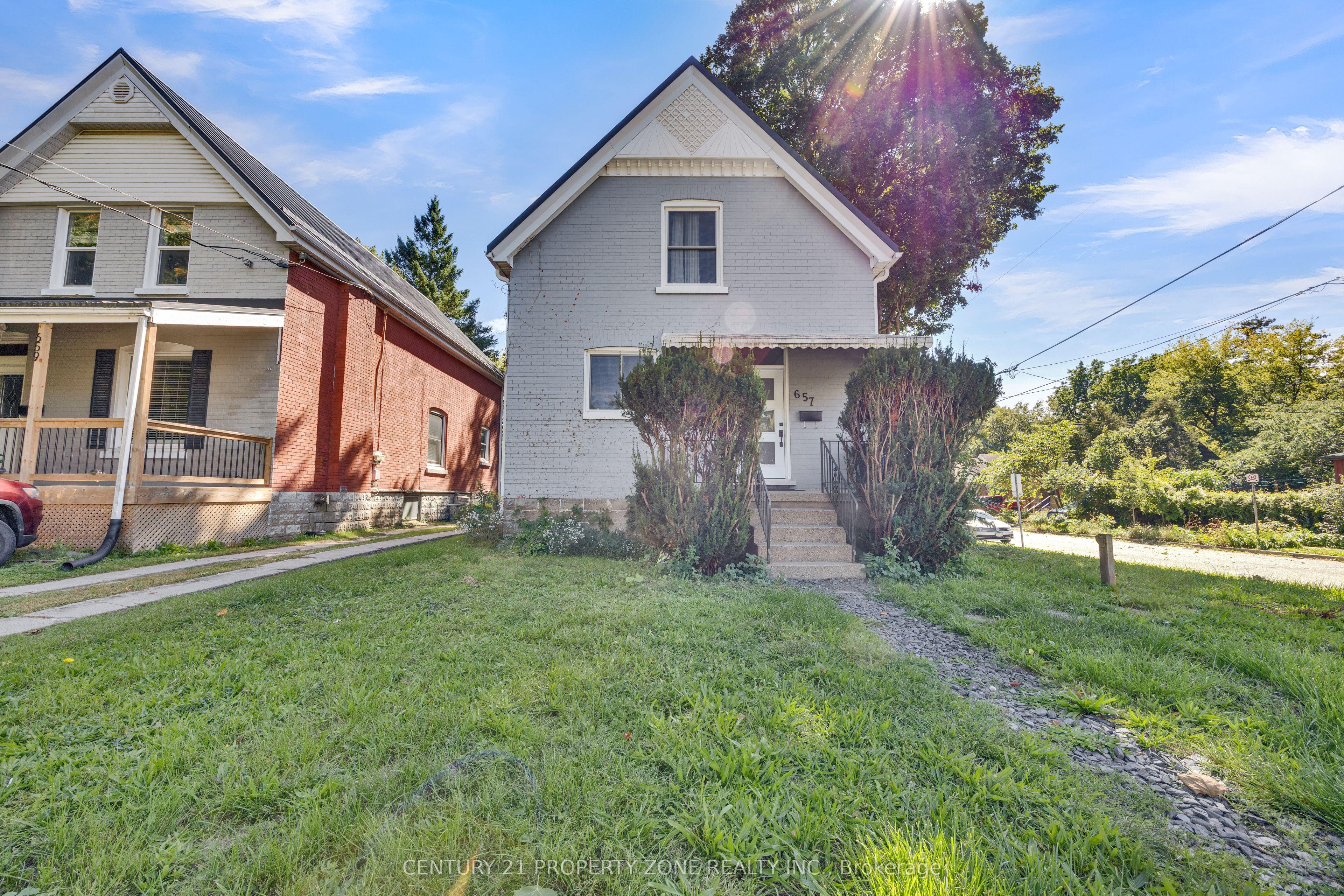 657 PICCADILLY Street — photo 1