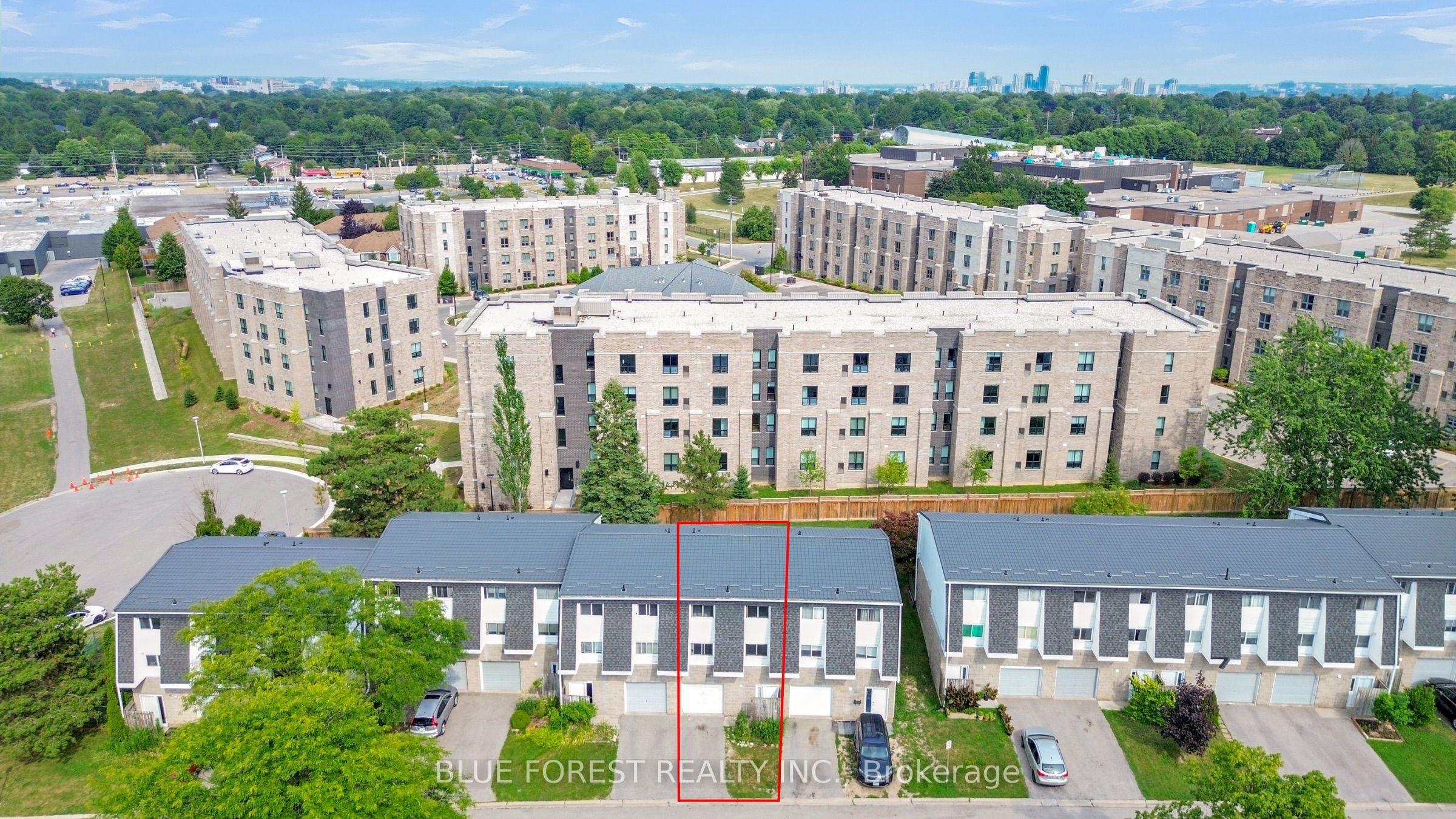40 Fairfax Court E, Unit Unit 6 — photo 1