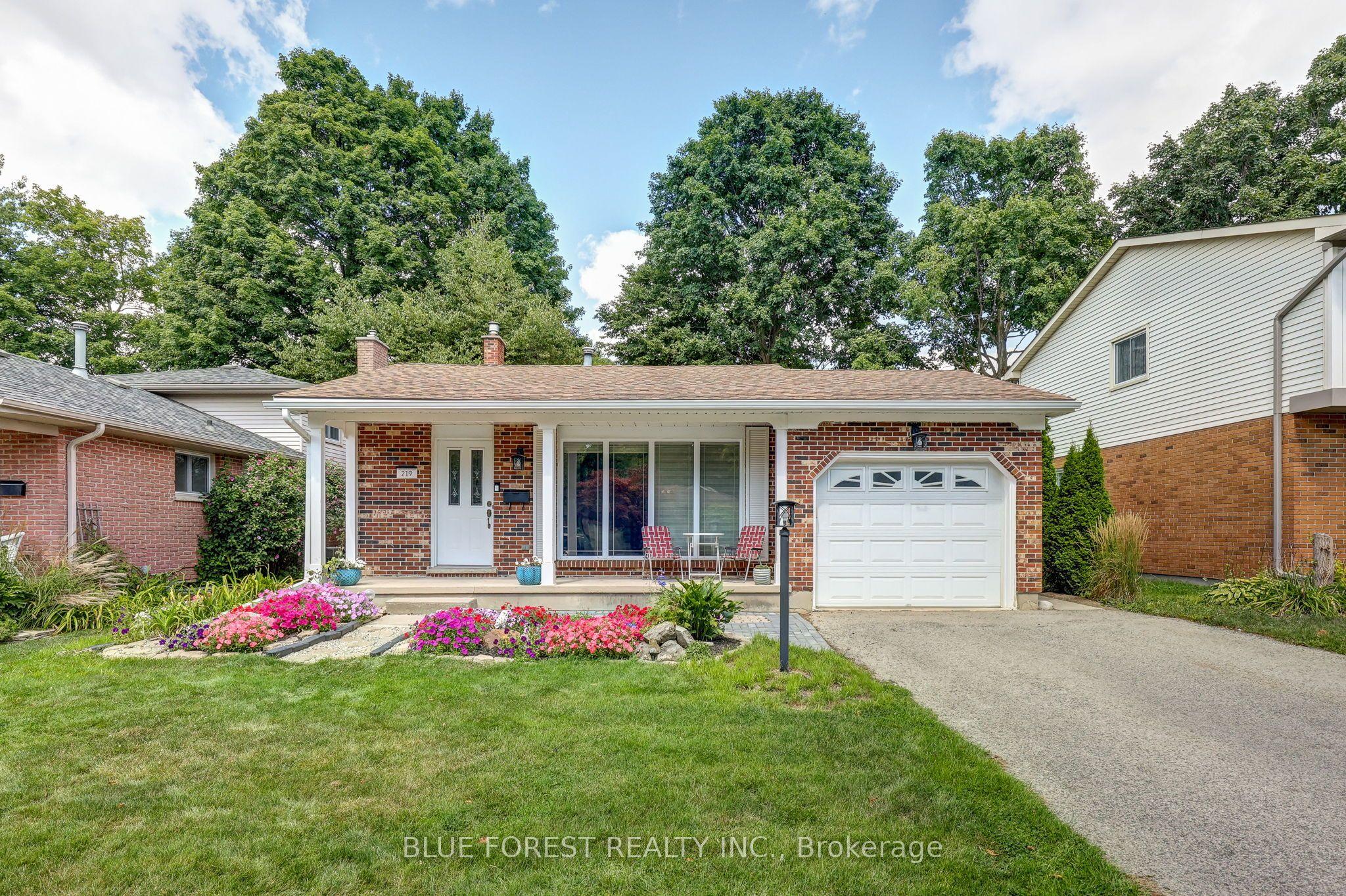 219 Worthington Avenue — photo 1
