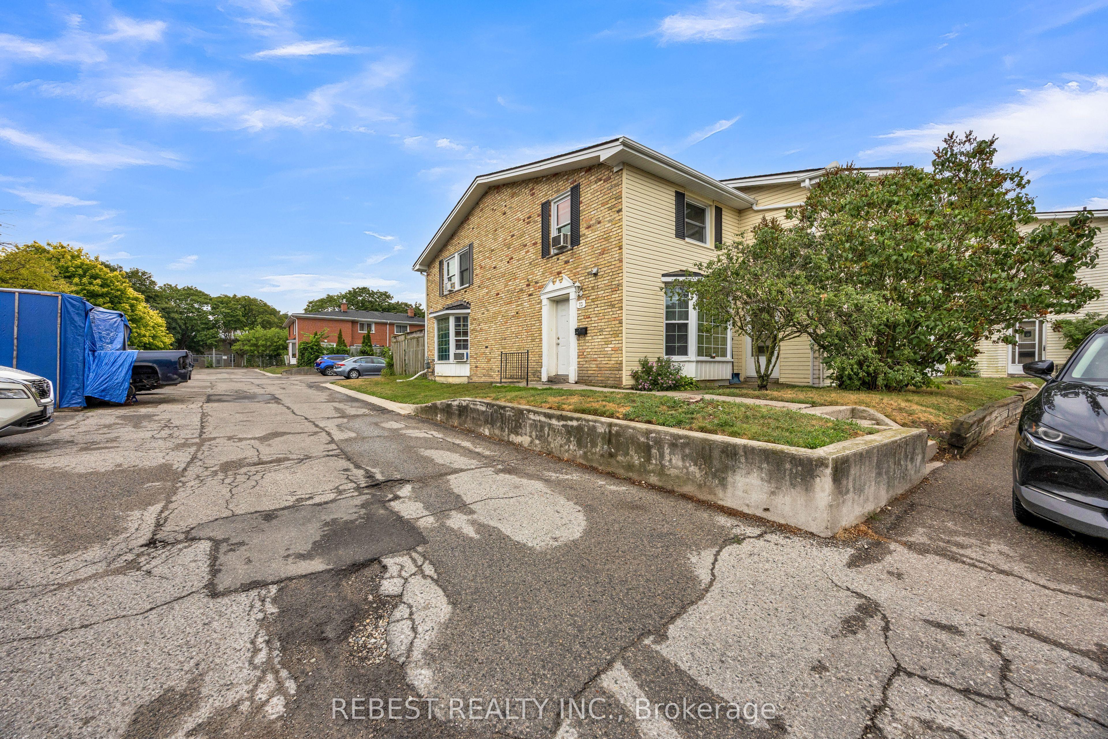 73 Arbour Glen Crescent, Unit 1 — photo 1