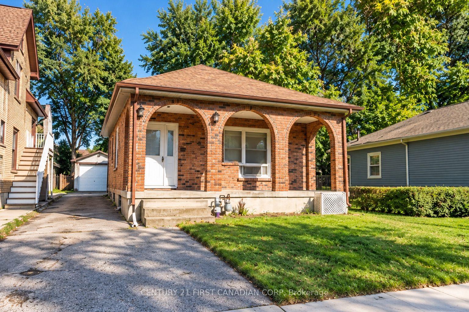 682 PRINCESS Avenue — photo 1
