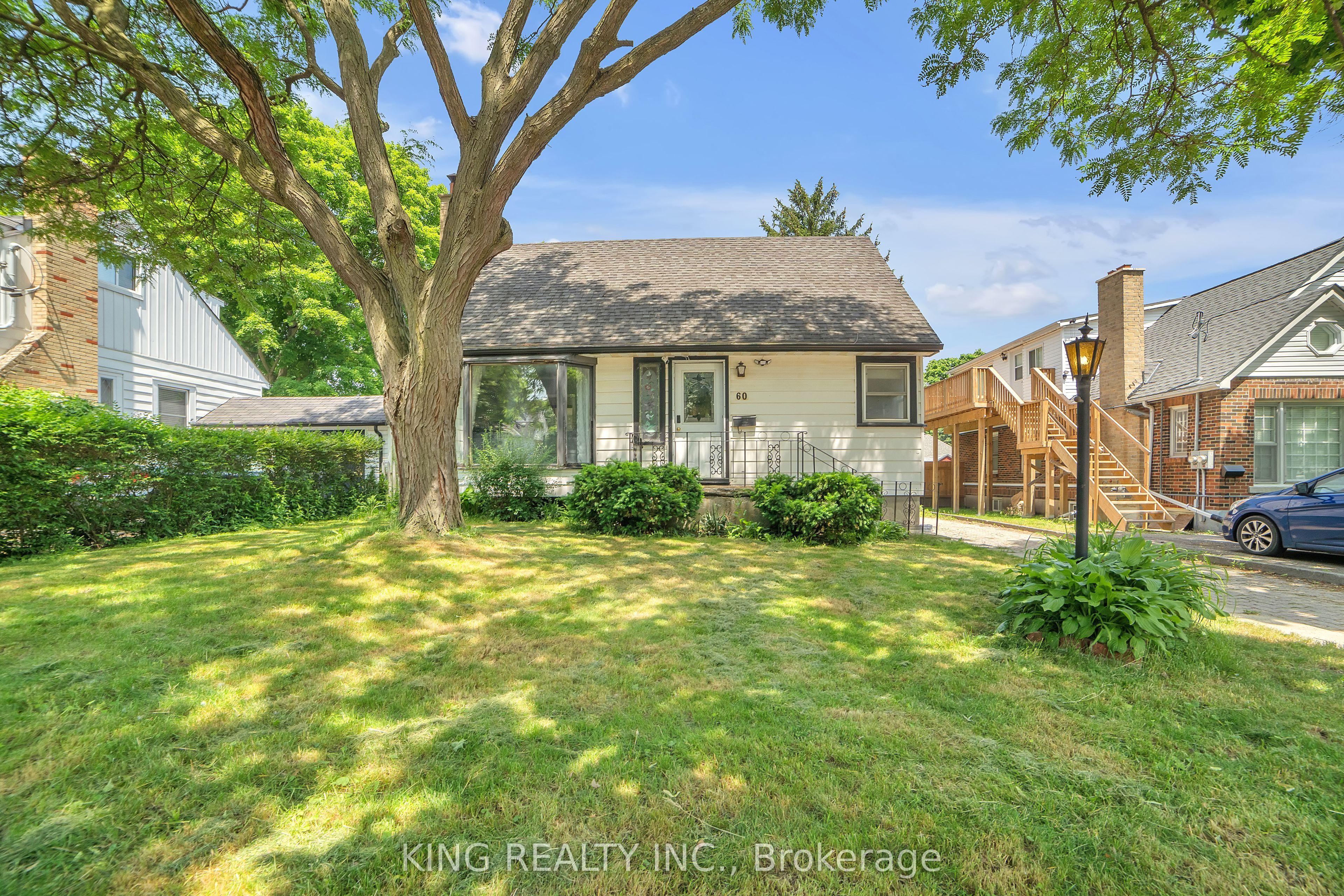 60 Eastman Avenue — photo 1