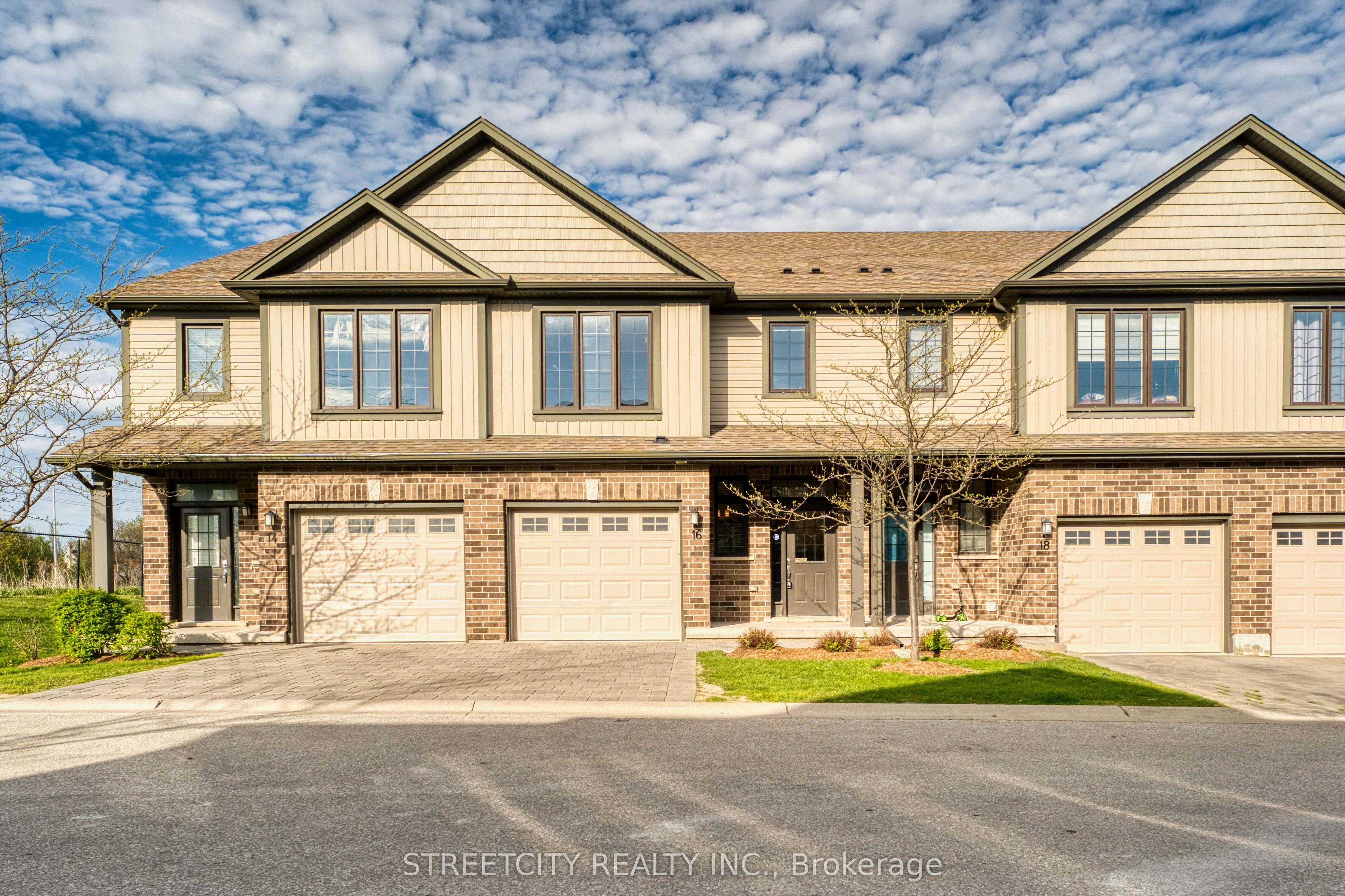 1030 OAKCROSSING Gate, Unit 16 — photo 1