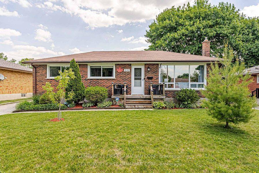 212 King Edward Avenue — photo 1