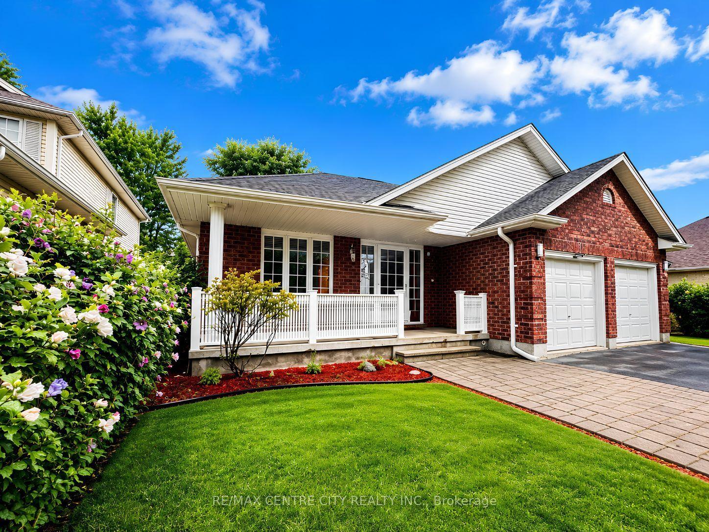 93 Mctaggart Court — photo 1