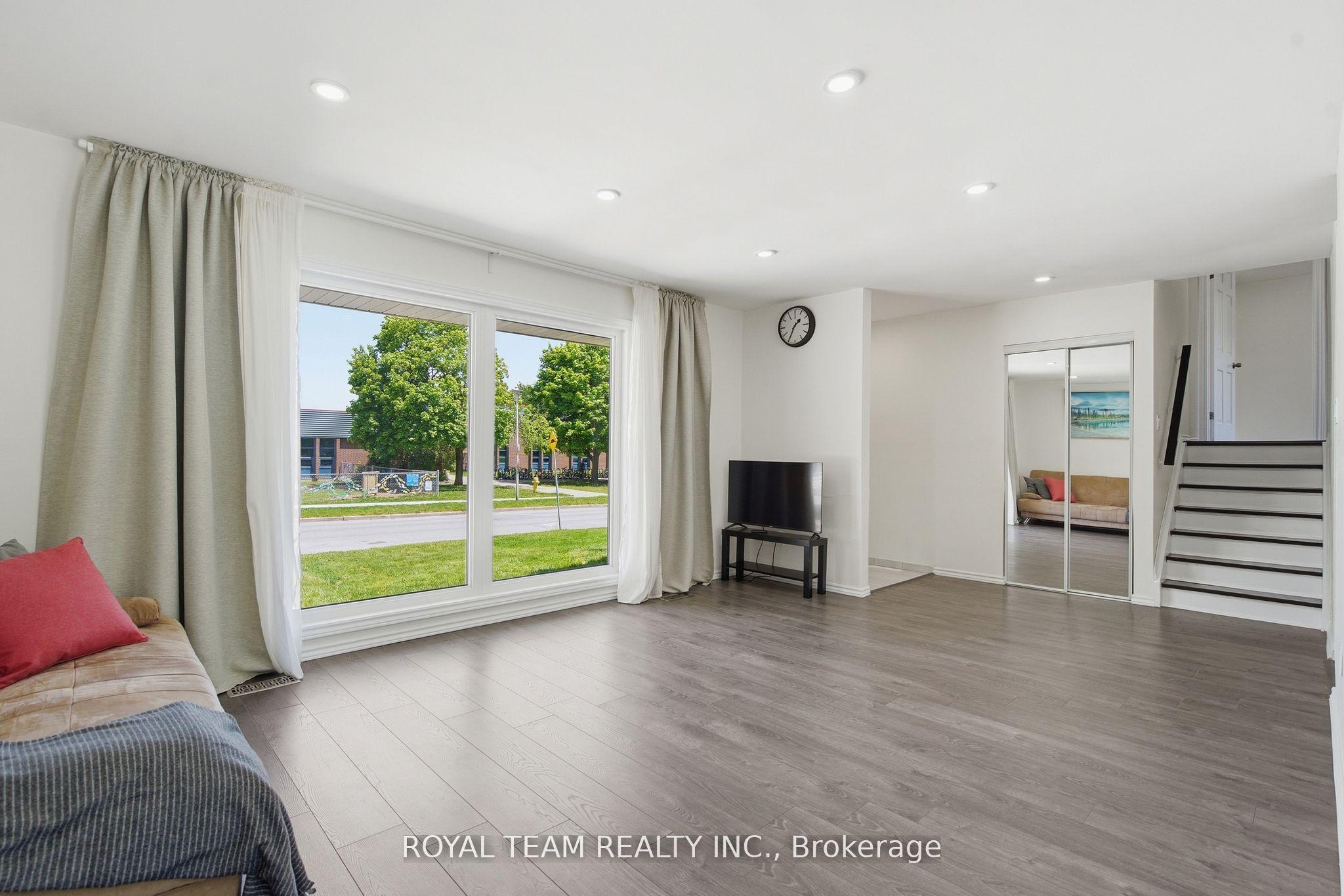 653 Steeplechase Drive — photo 1