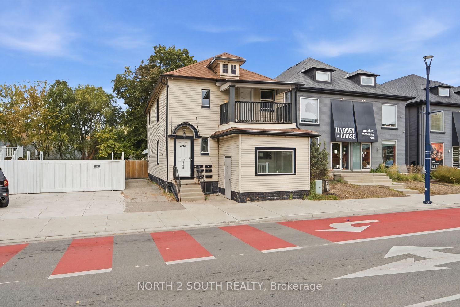 880 Dundas Street E — photo 1