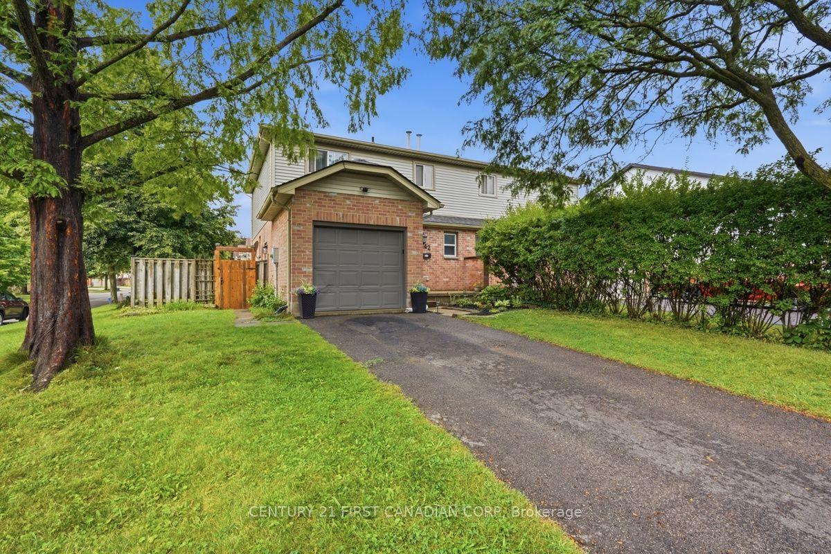 242 MARTINET Avenue — photo 1