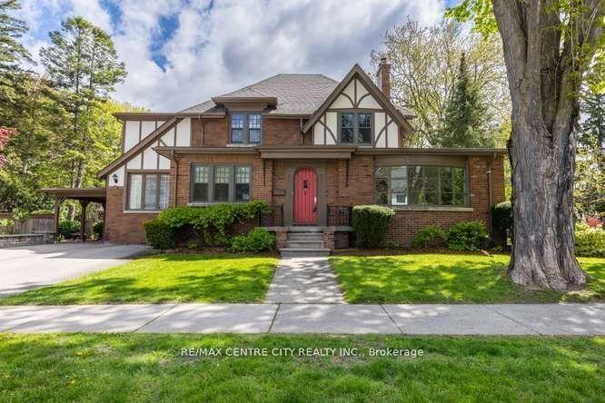 396 Victoria Street — photo 1