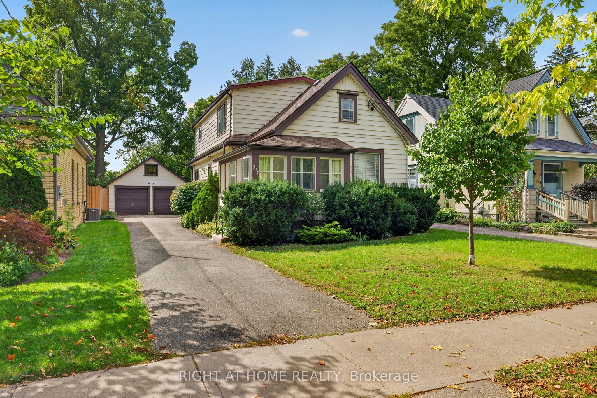937 Colborne Street — photo 1