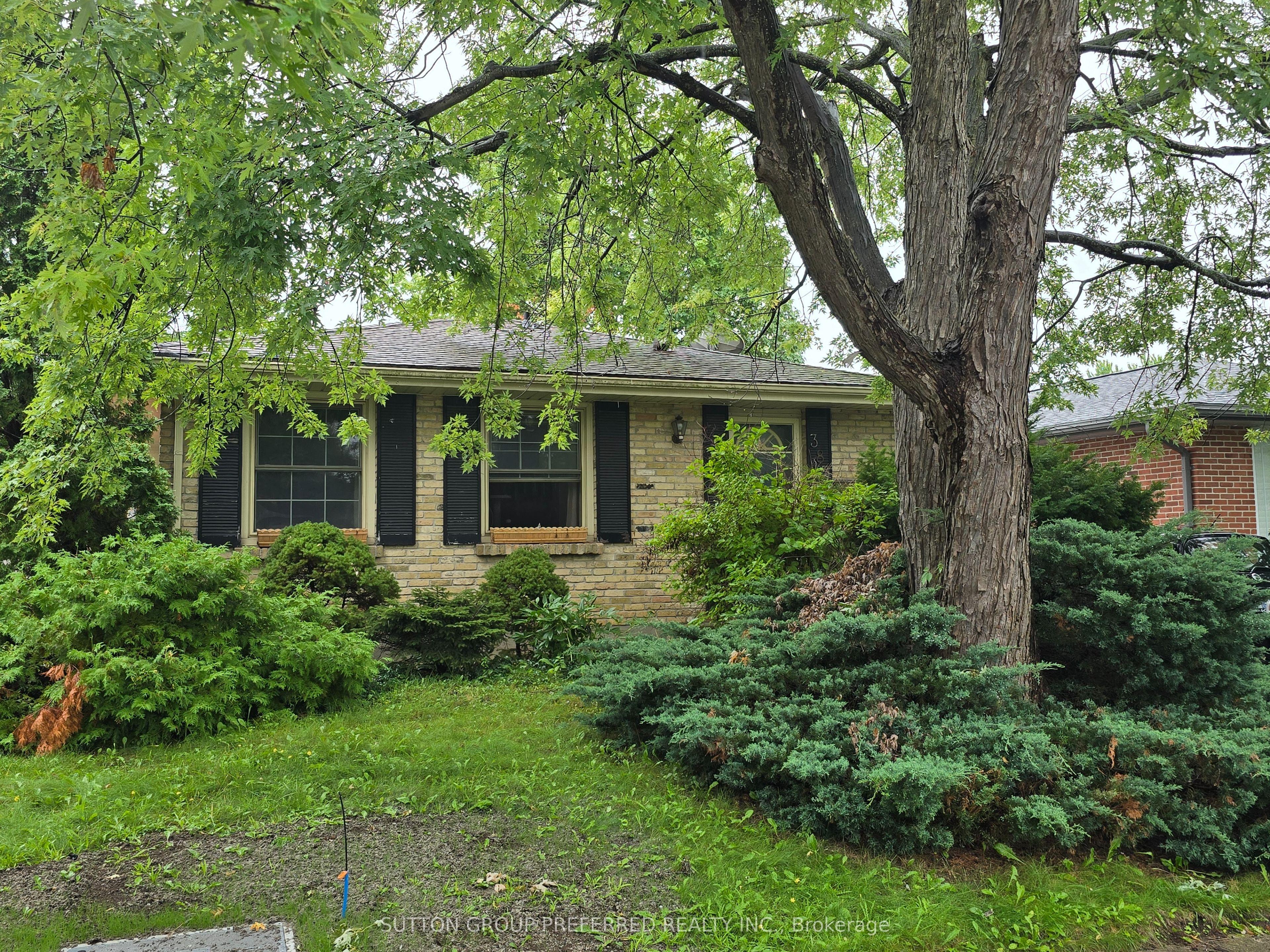 383 Ferndale Avenue — photo 1