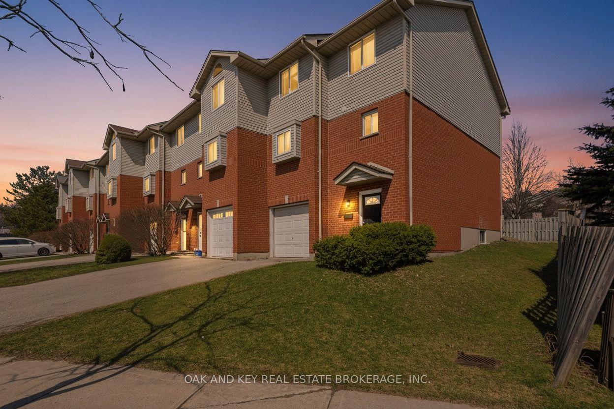 18 Chapman Court — photo 1