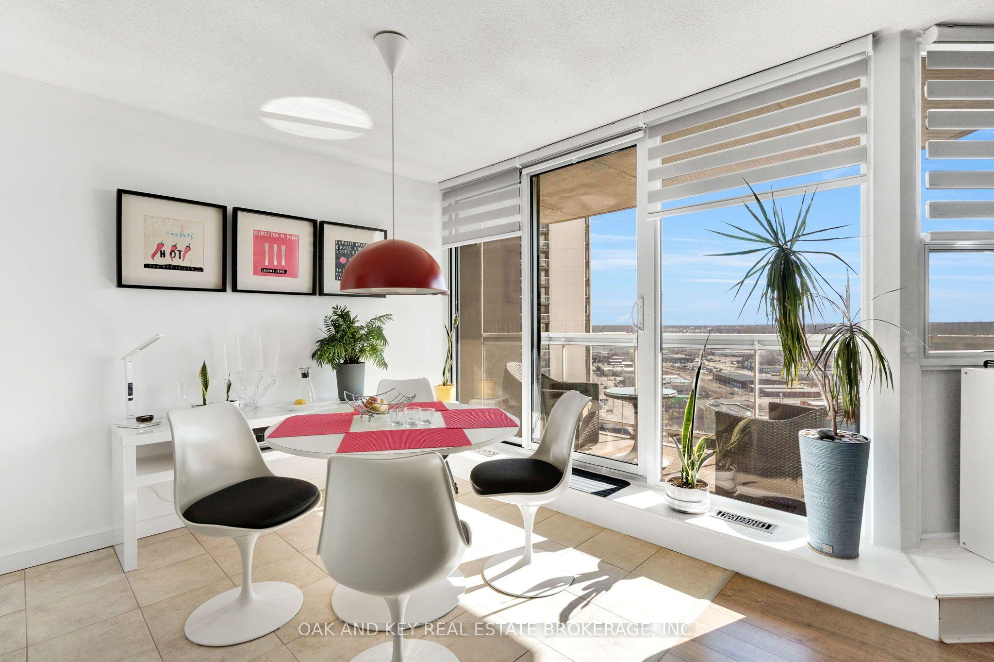 323 Colborne Street, Unit 1805 — photo 1