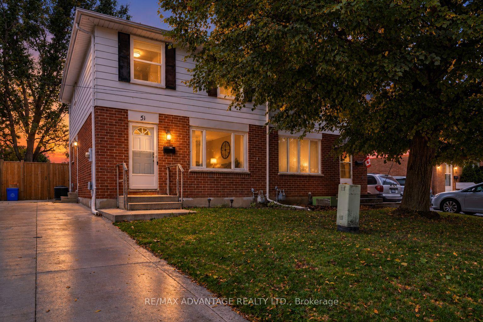 51 Pauline Crescent E — photo 1