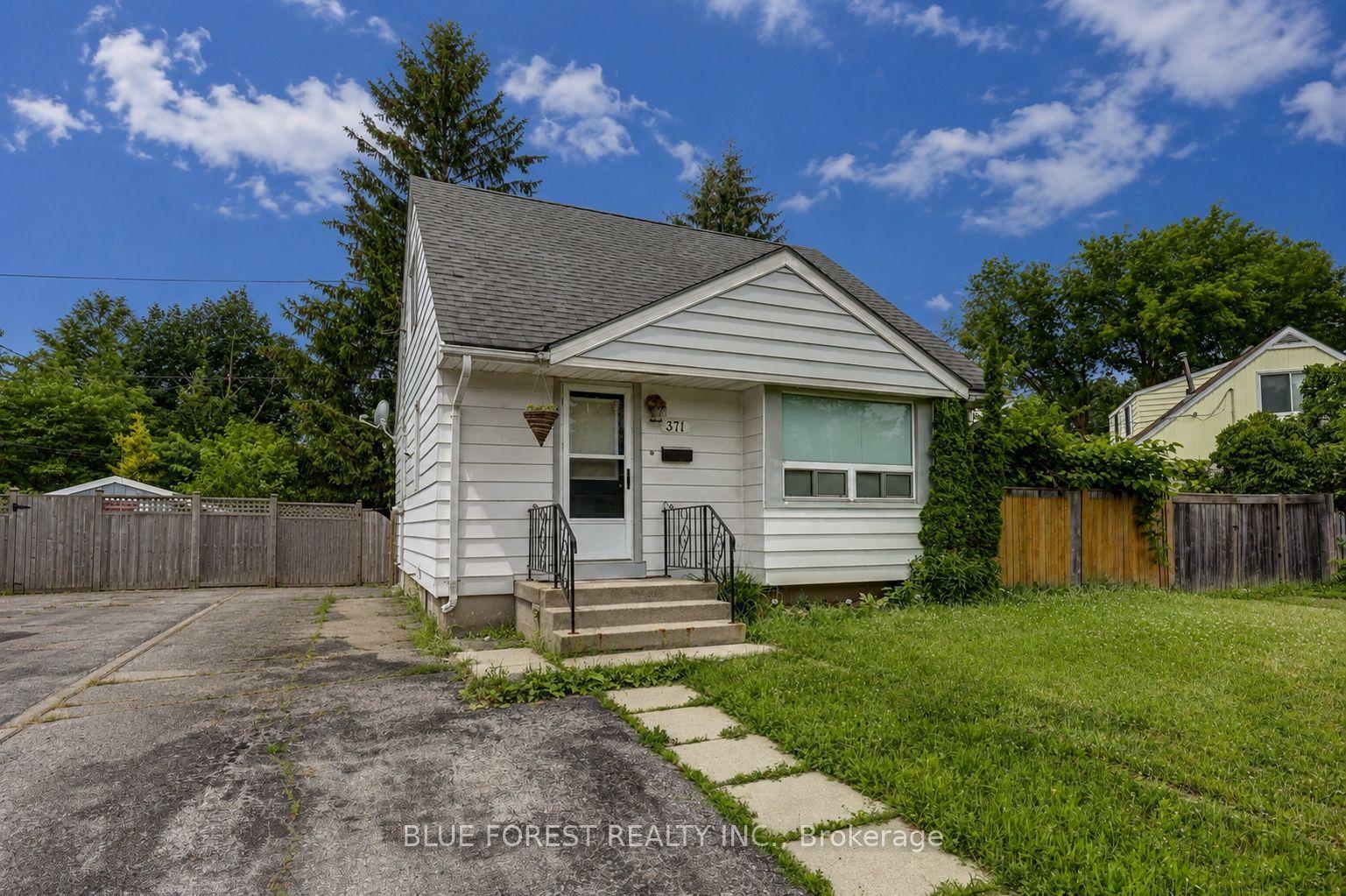 371 FLANDERS Row — photo 1