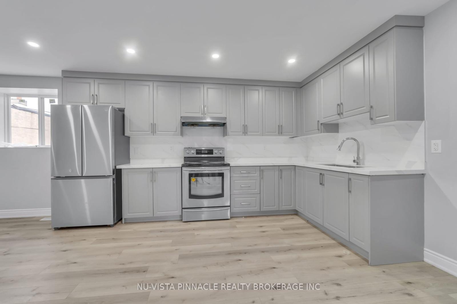 389 Lyle Street — photo 1