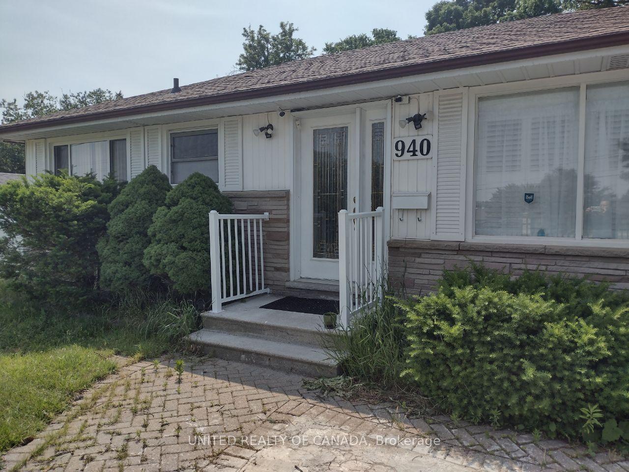 940 Oxford Street W — photo 1
