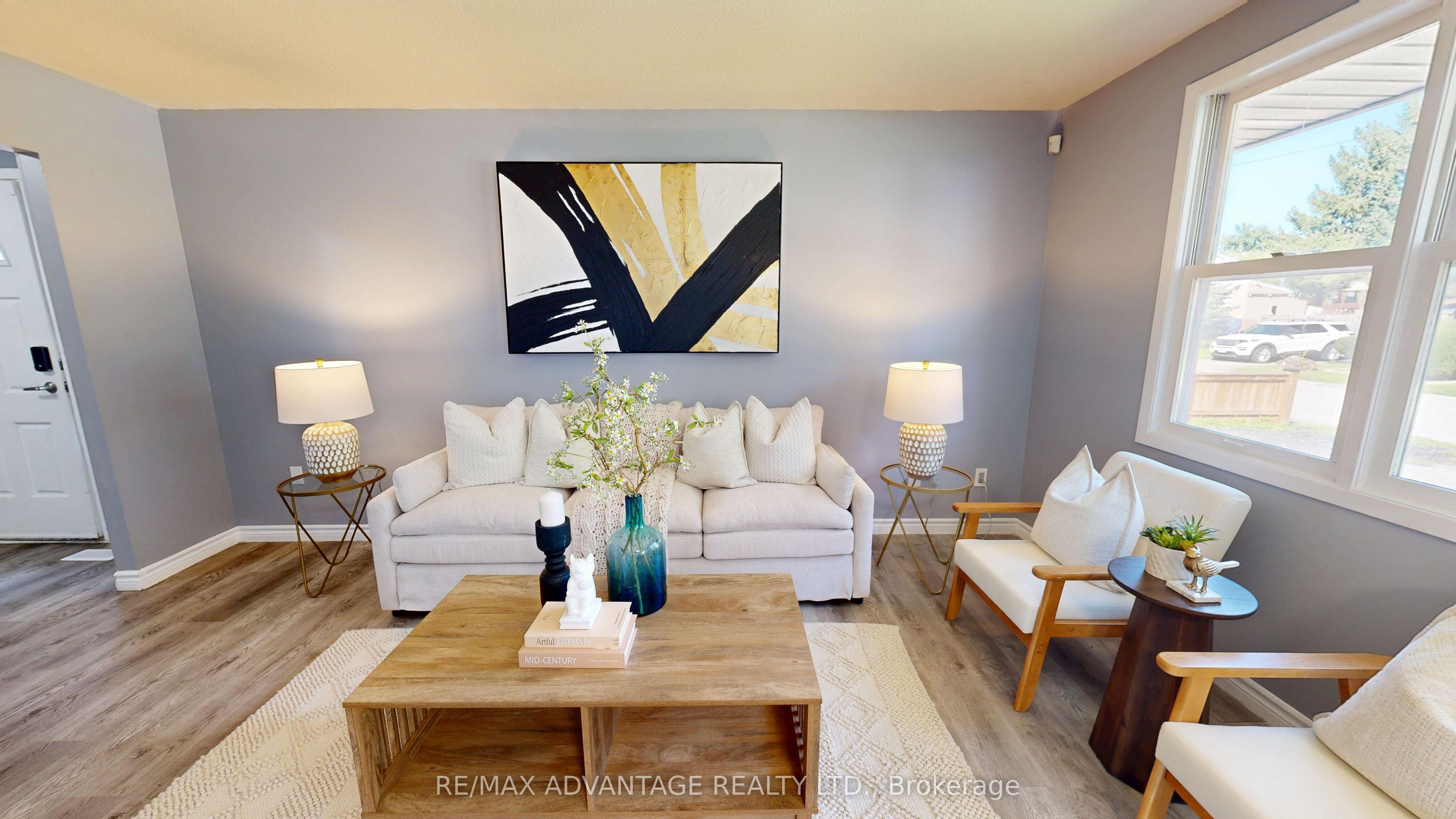9 Camelot Crescent — photo 1