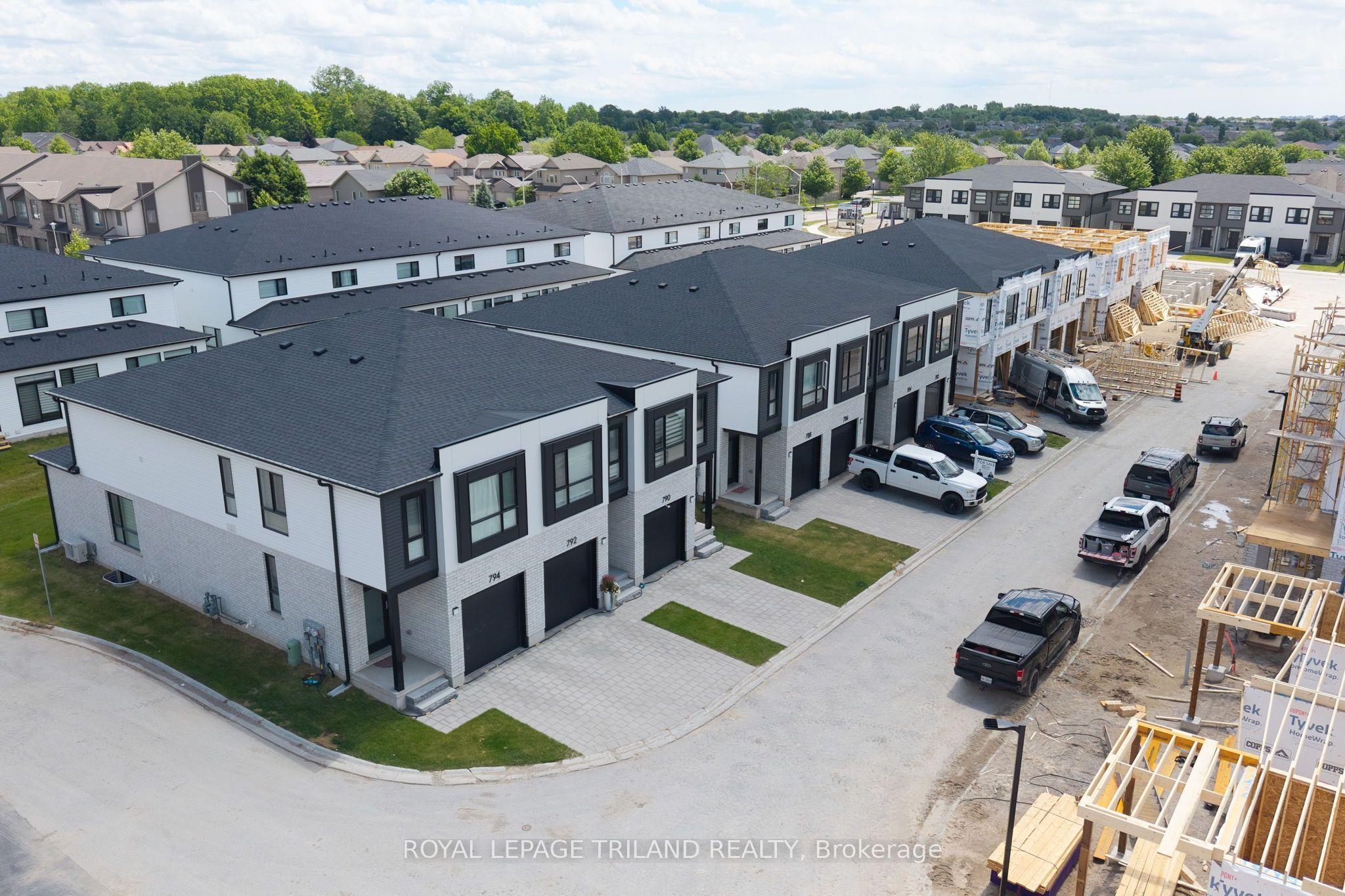 762 Banyan Lane — photo 1