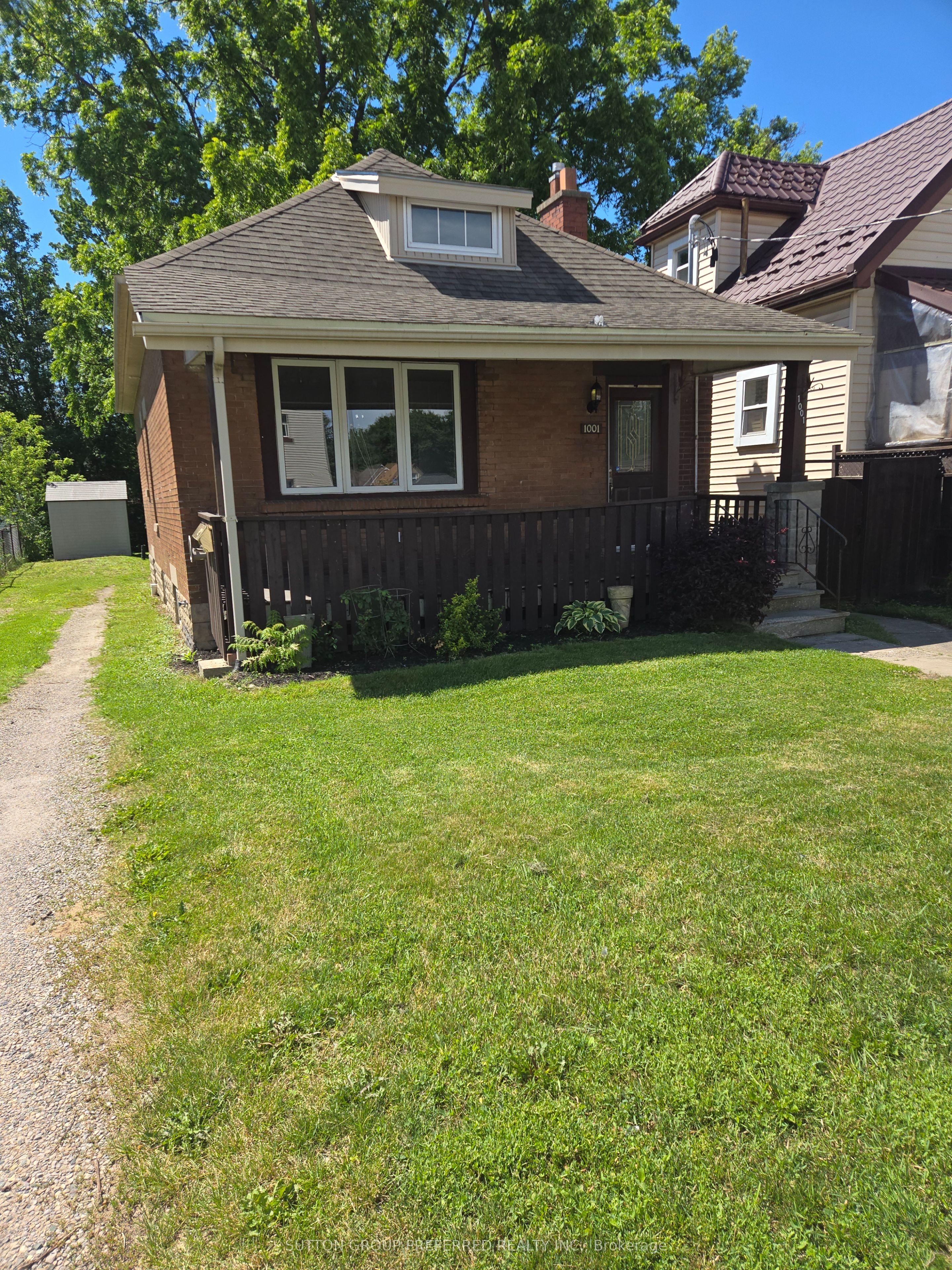 1001 Oxford Street E — photo 1