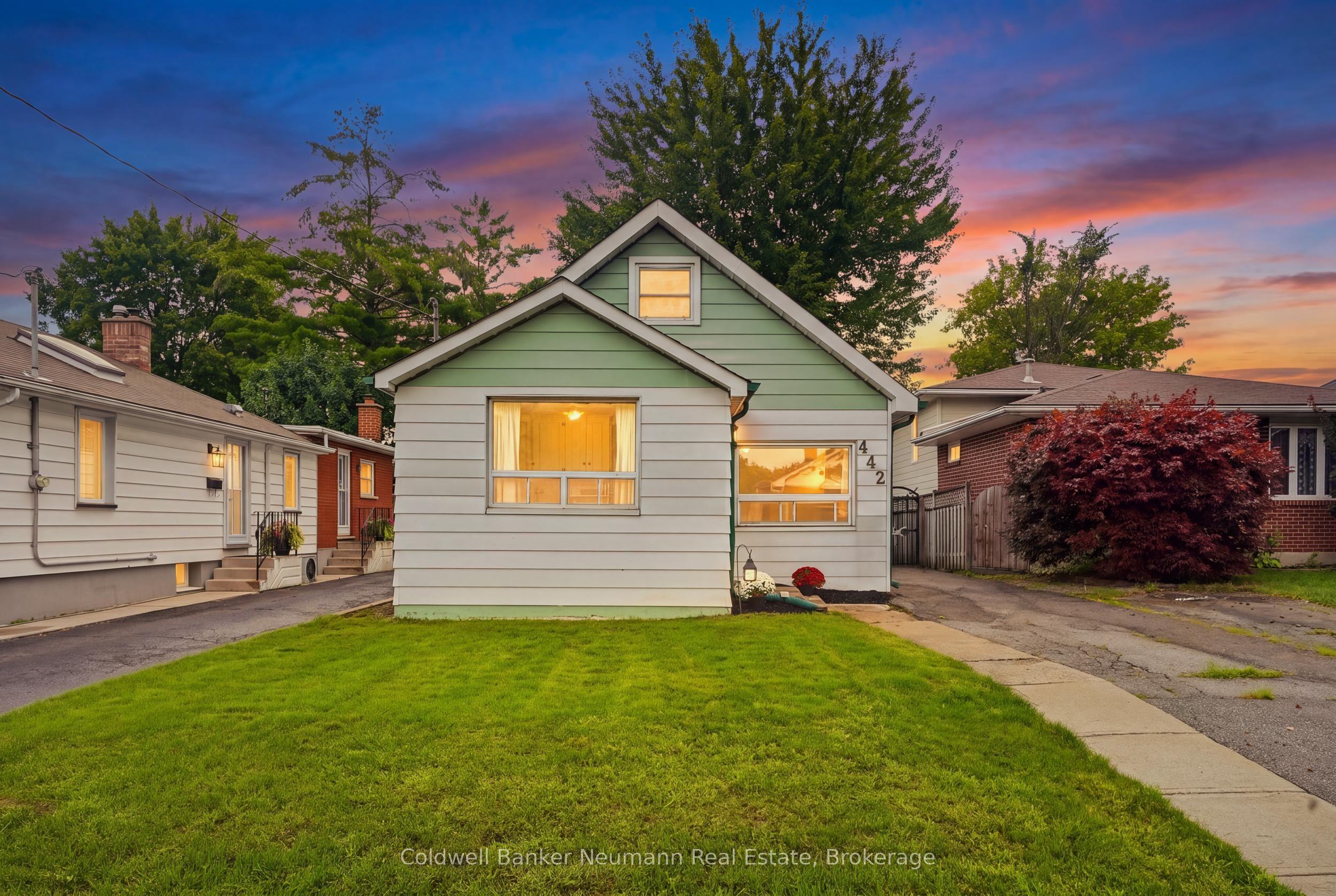 442 Burdick Place — photo 1