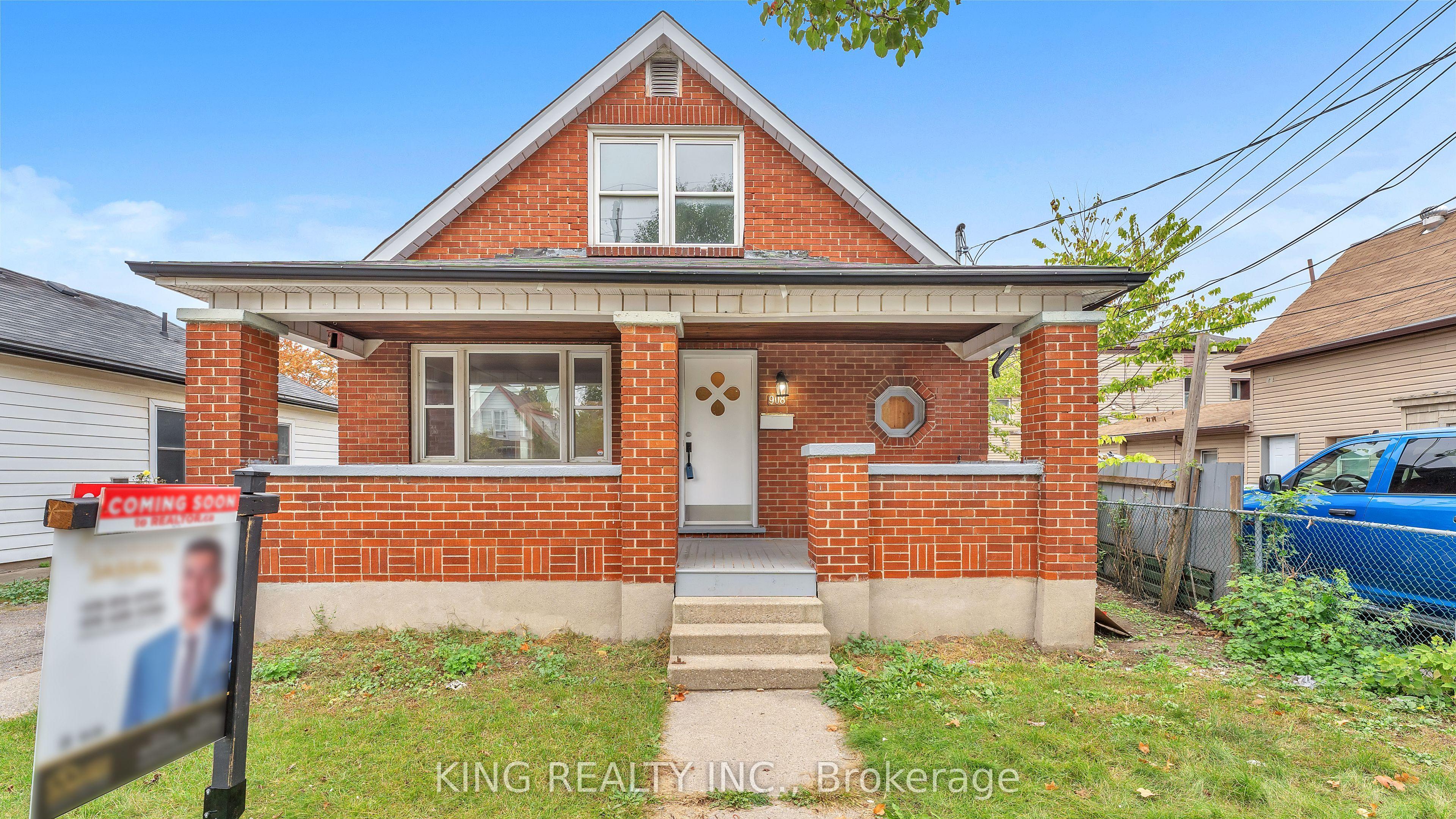 908 Trafalgar Street — photo 1