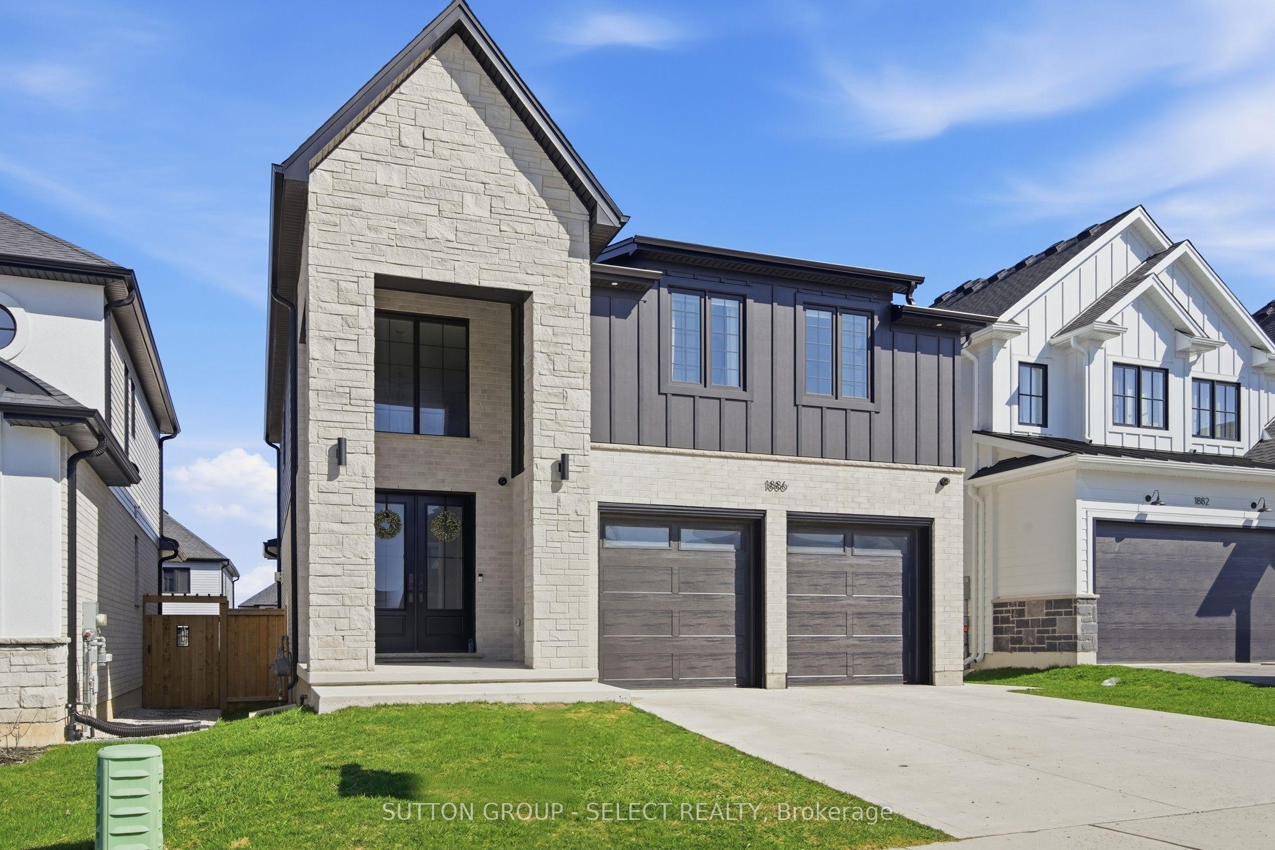 1886 Fountain Grass Drive — photo 1