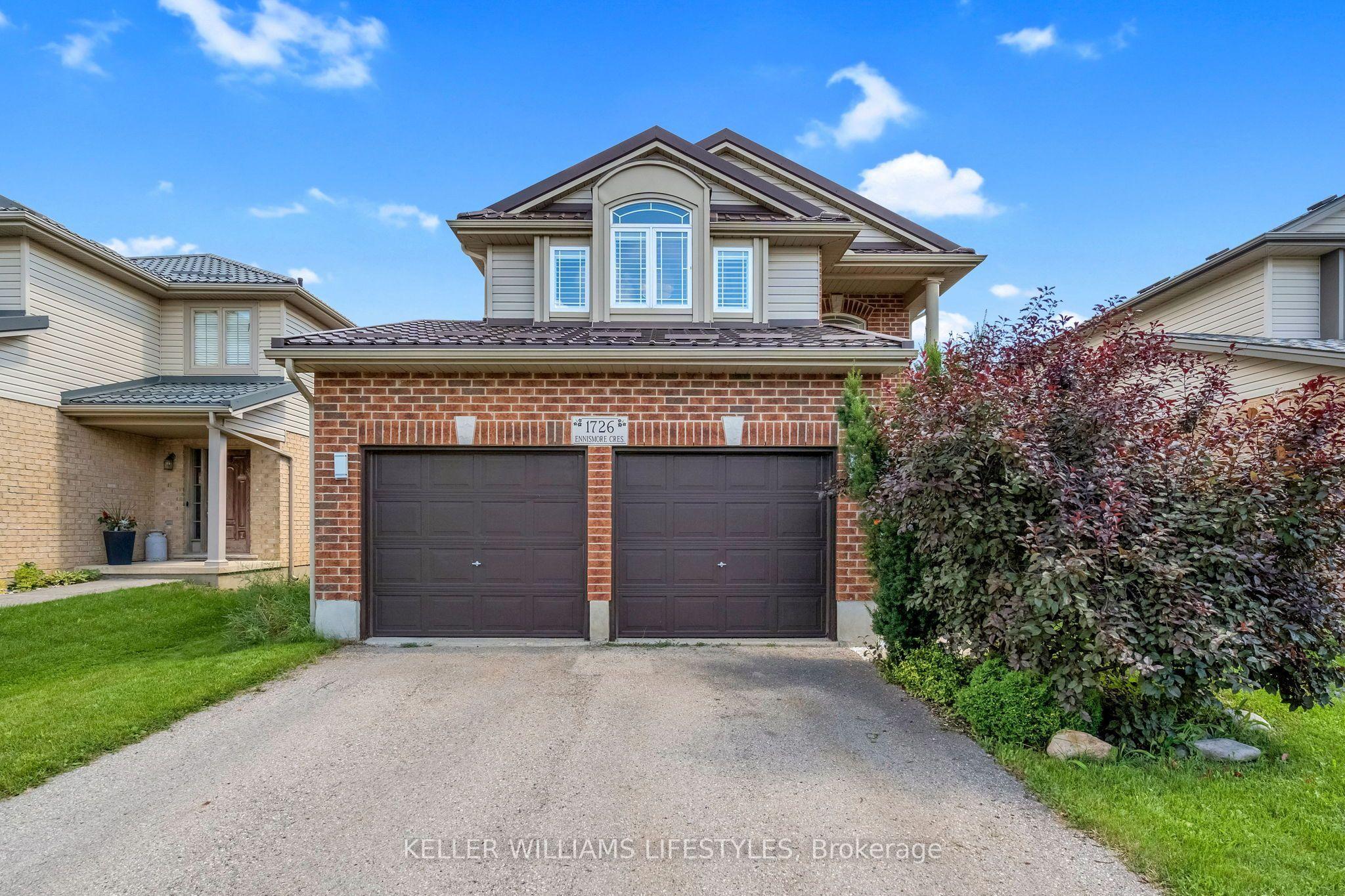 1726 Ennismore Crescent — photo 1