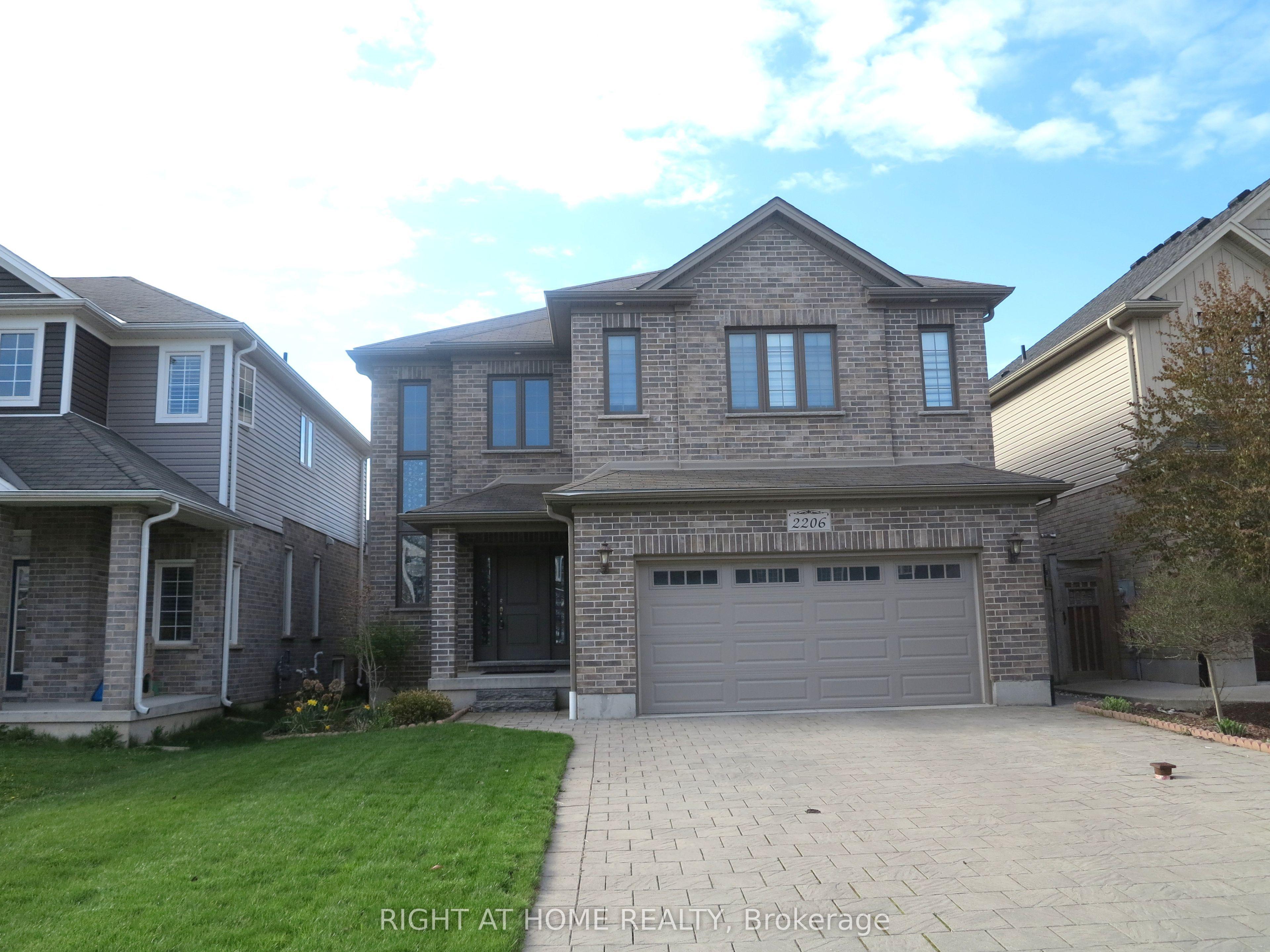 2206 SPRINGRIDGE Drive — photo 1
