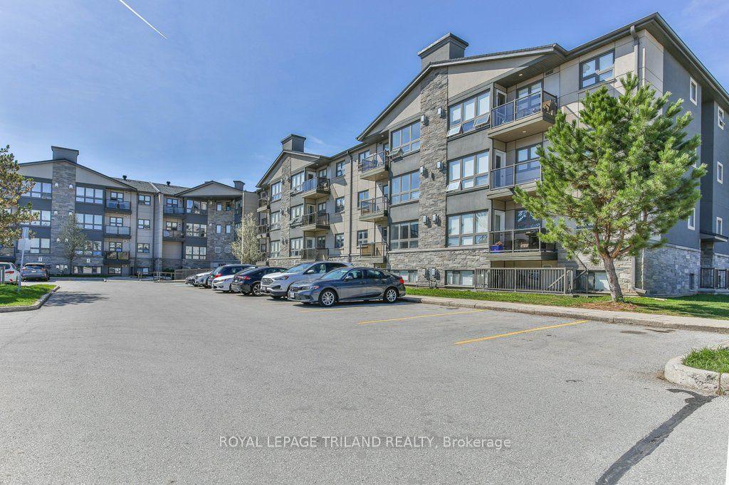 5 JACKSWAY Crescent, Unit 104 — photo 1