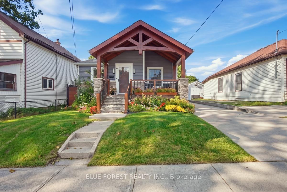 8 Edna Street — photo 1