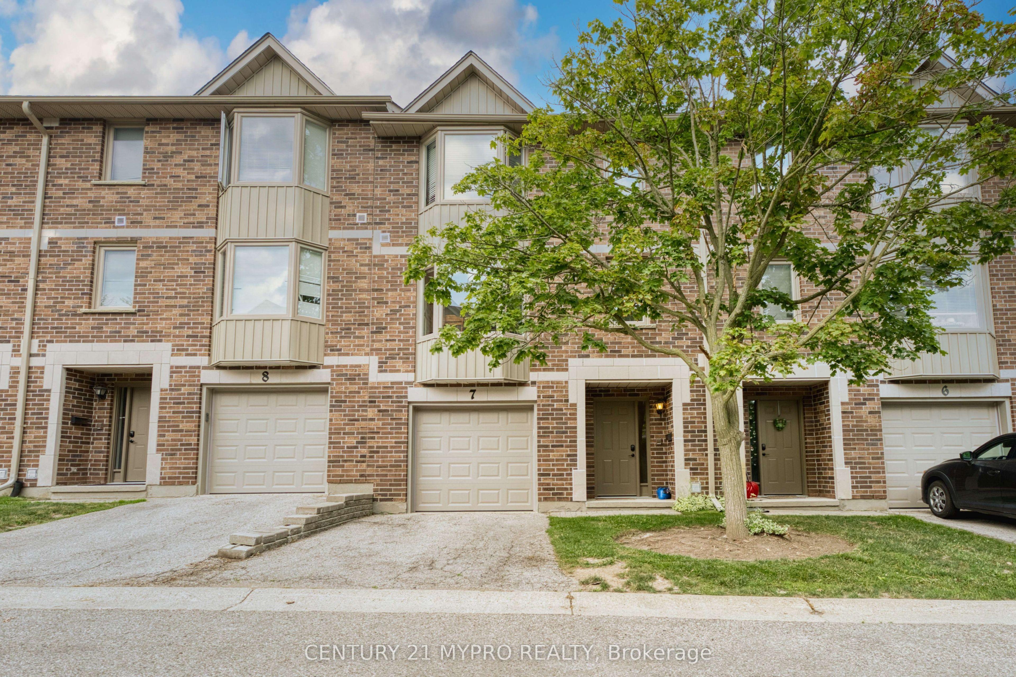 1548 Richmond Street, Unit 7 — photo 1