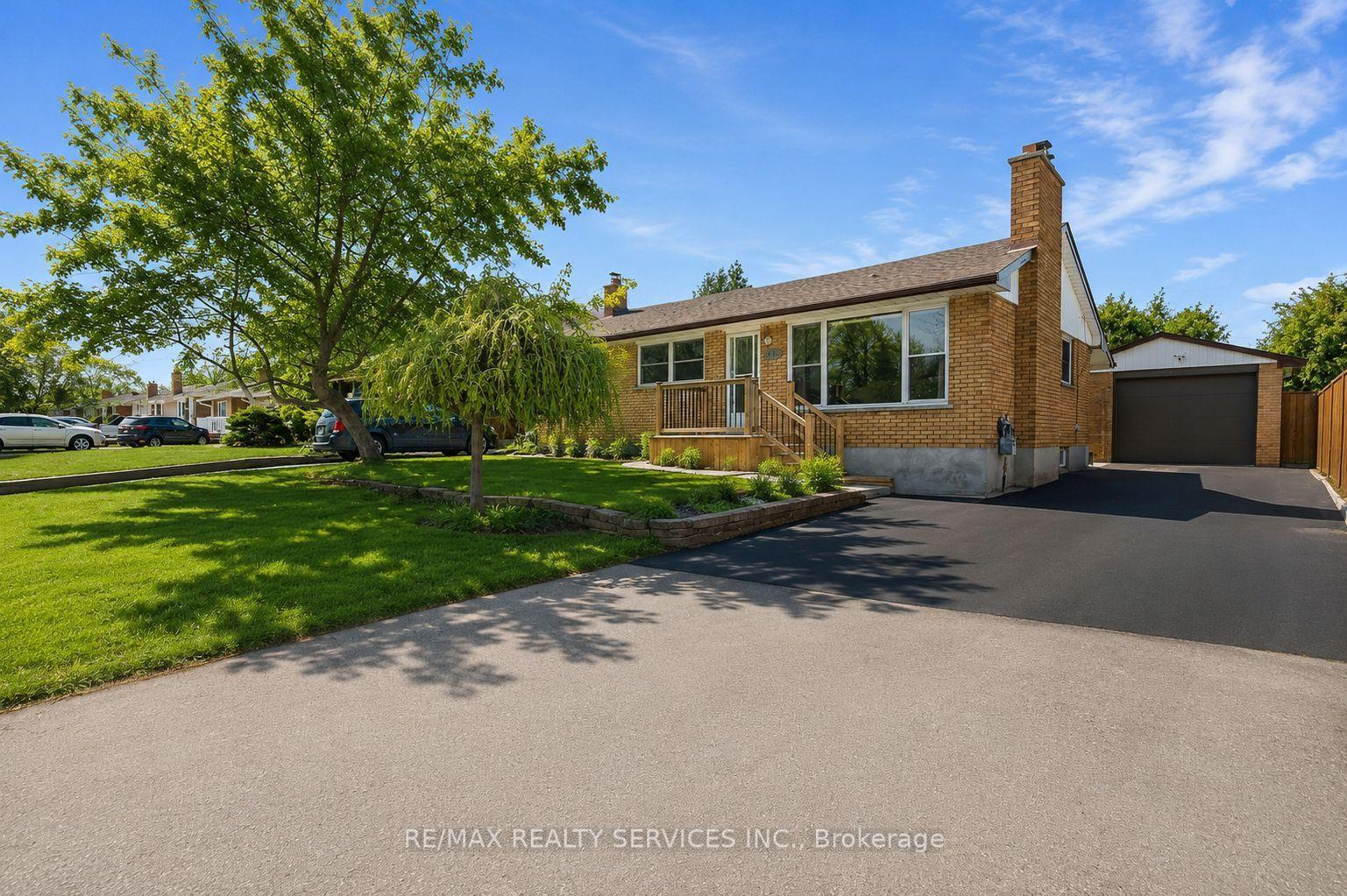 185 BURLINGTON Street — photo 1