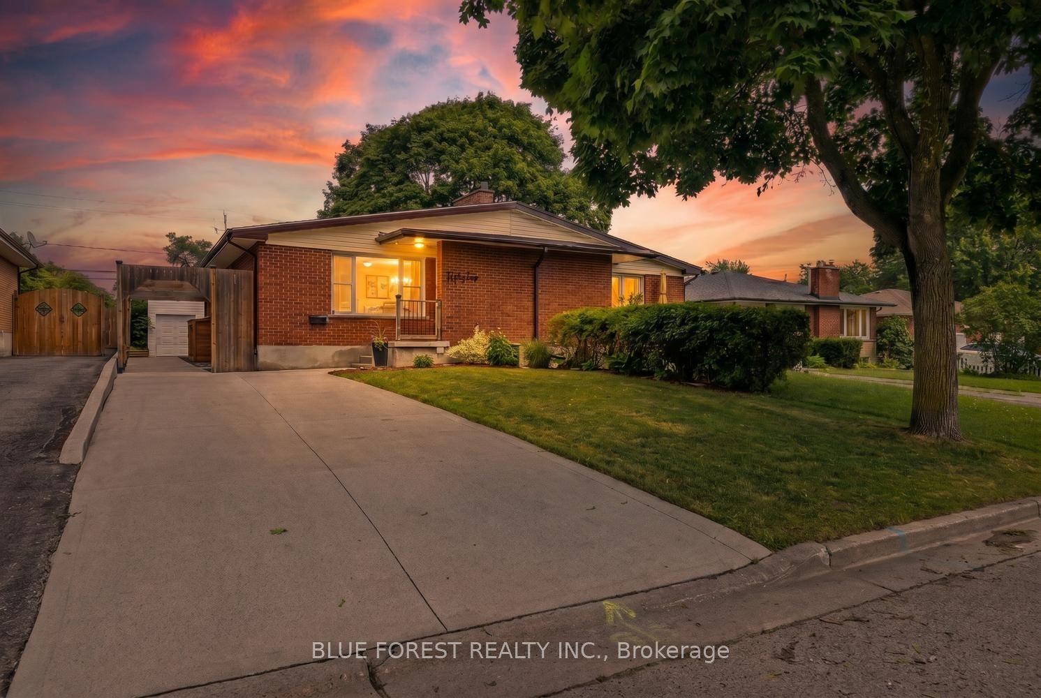 52 Almond Road — photo 1