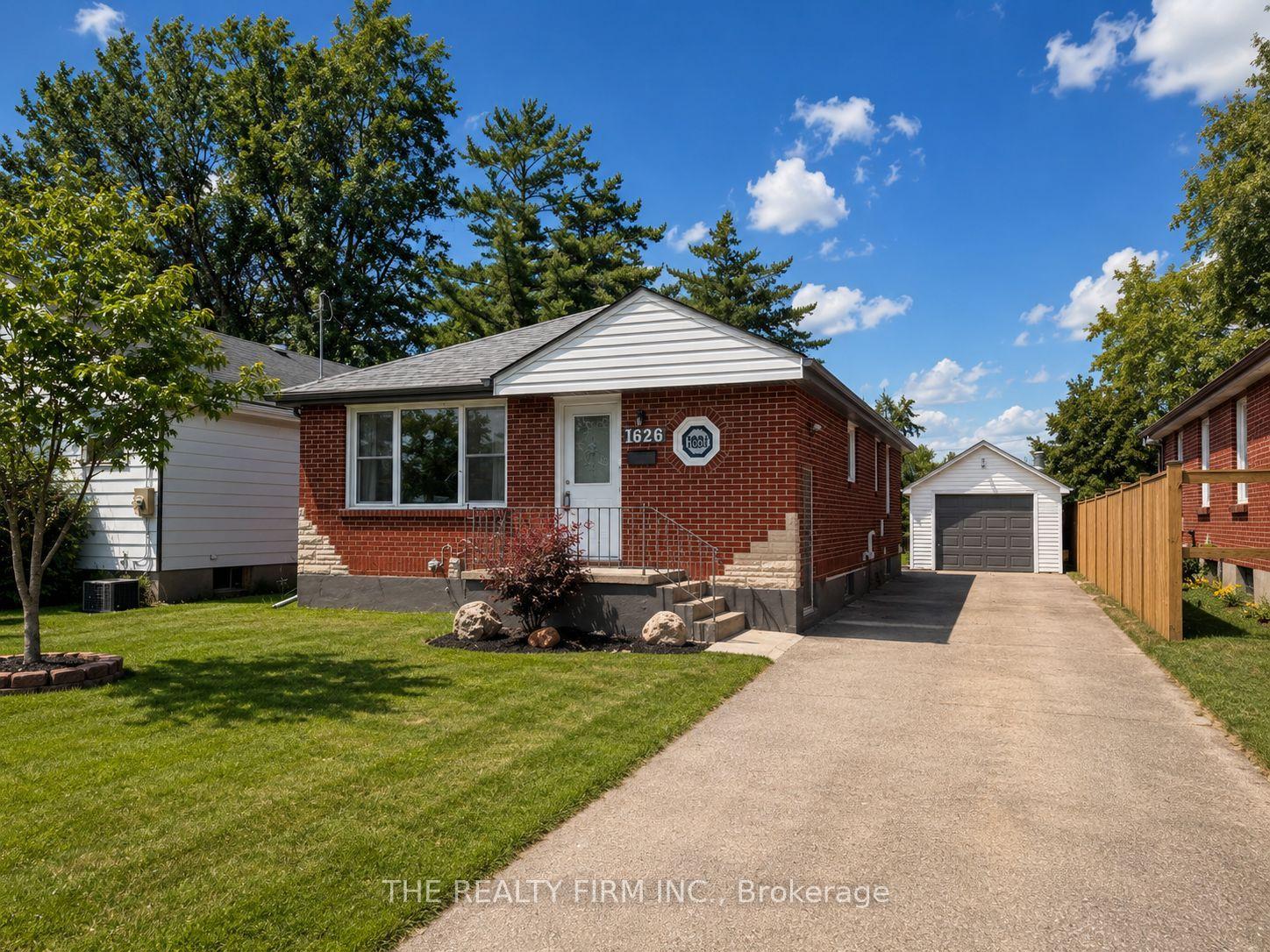 1626 Leonard Street — photo 1