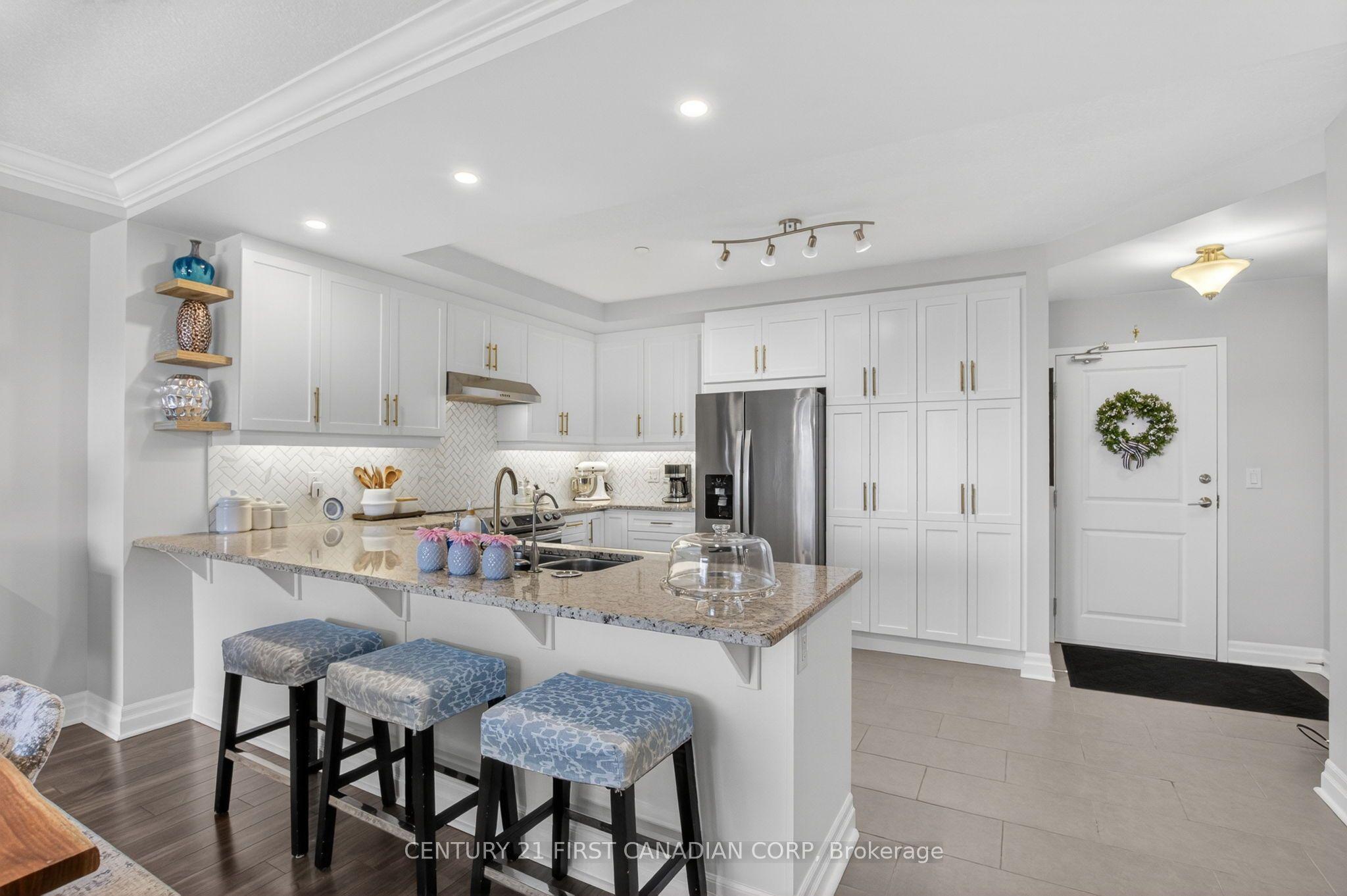 260 Villagewalk Boulevard, Unit 208 — photo 1