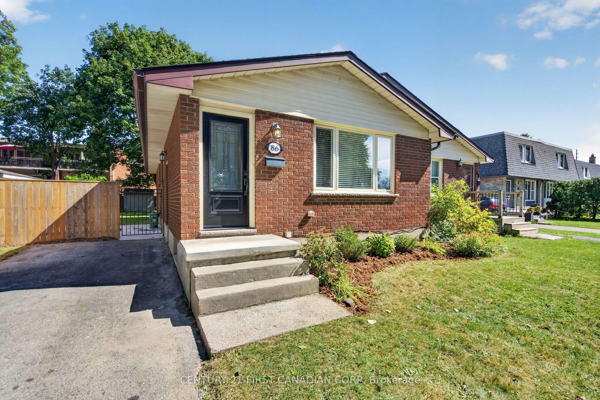 86 St Clair Crescent — photo 1