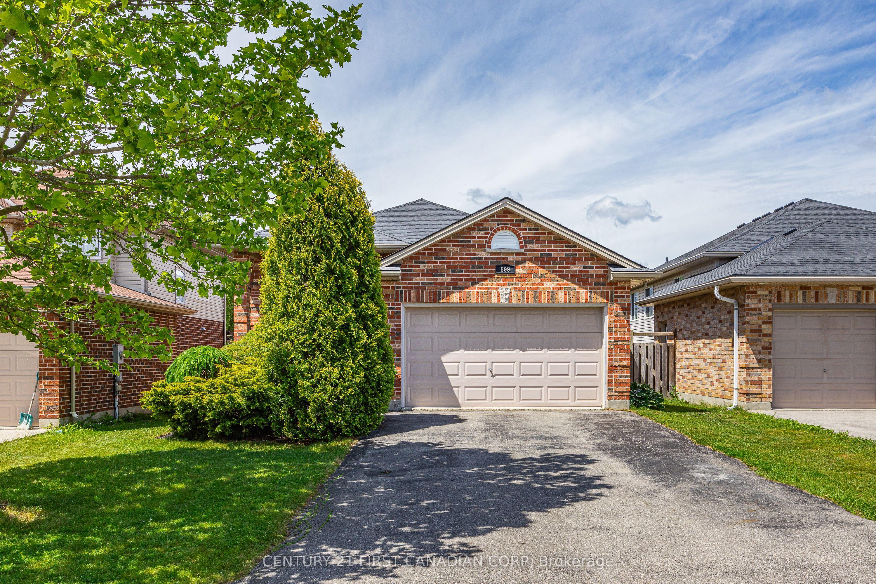 899 Bitterbush Crescent — photo 1
