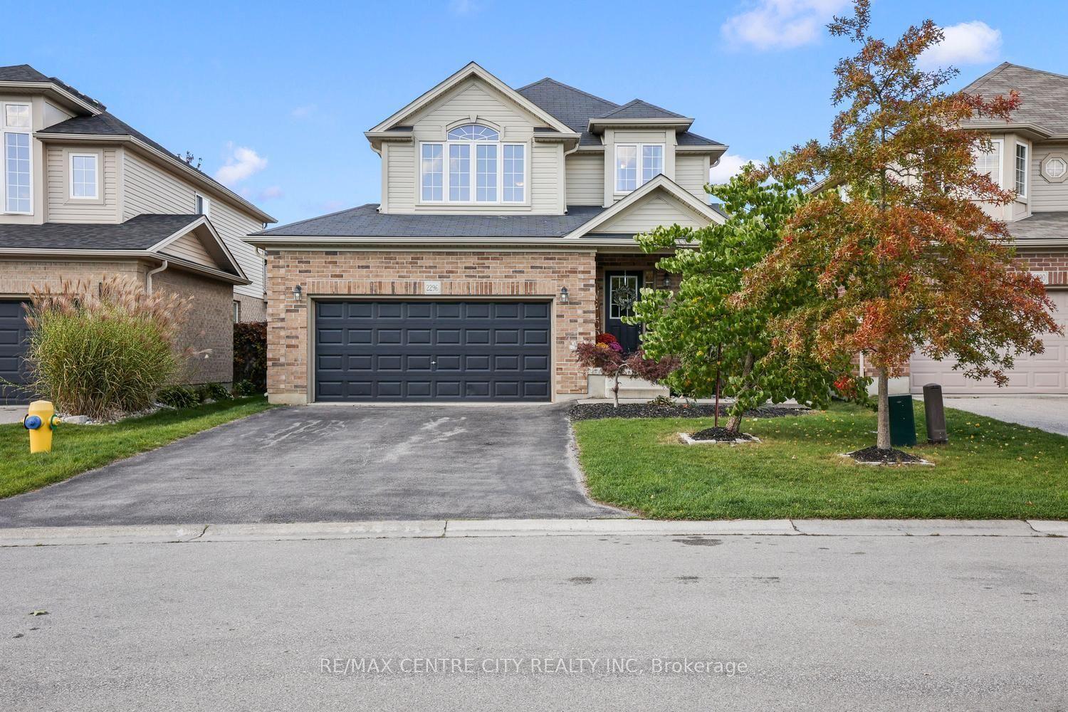 2296 Yellowbirch Way — photo 1