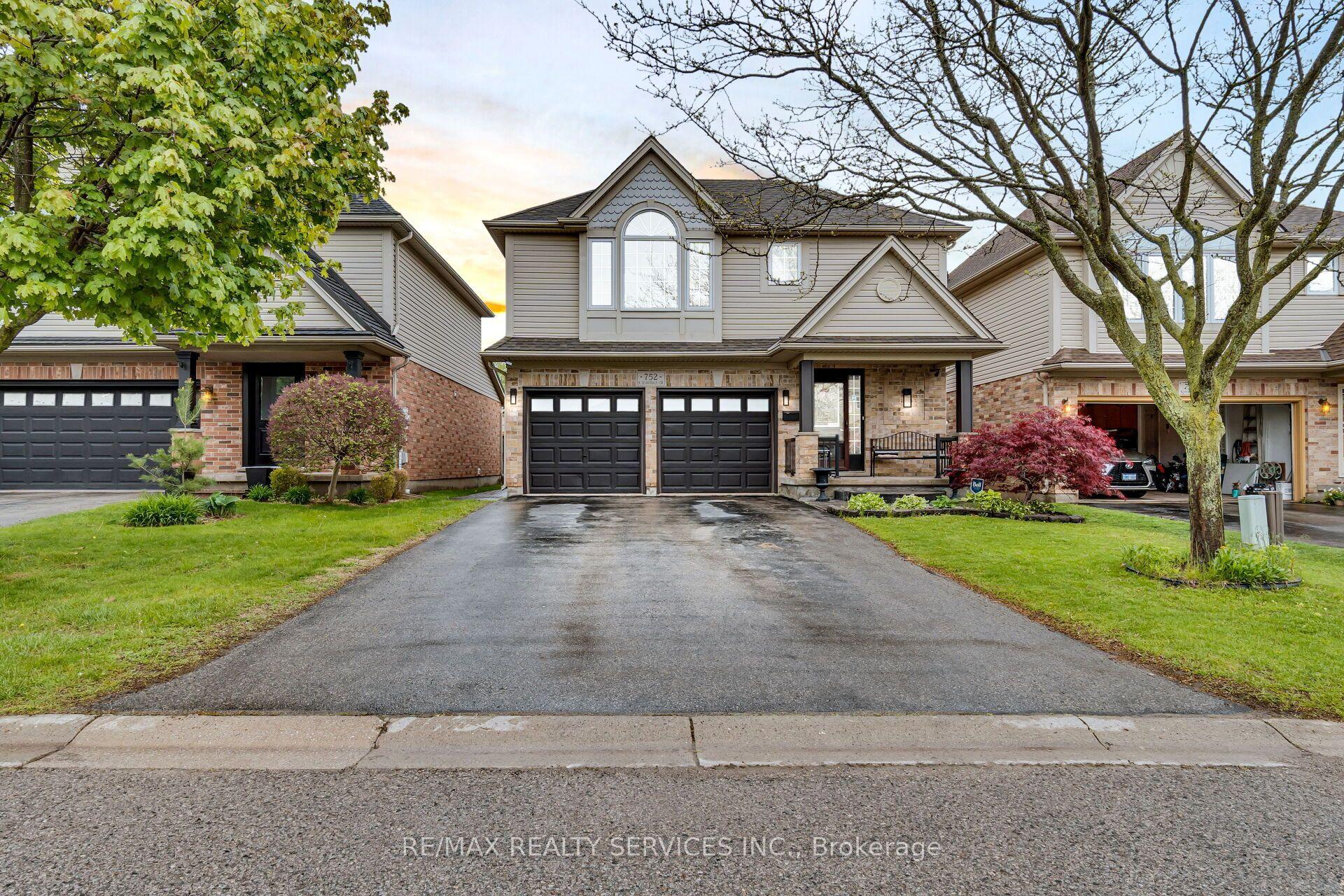 752 North Leaksdale Circle — photo 1