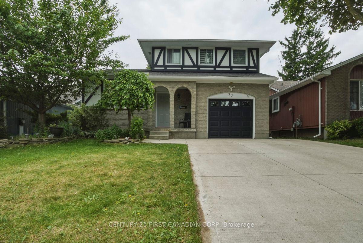 27 Tumbleweed Crescent — photo 1