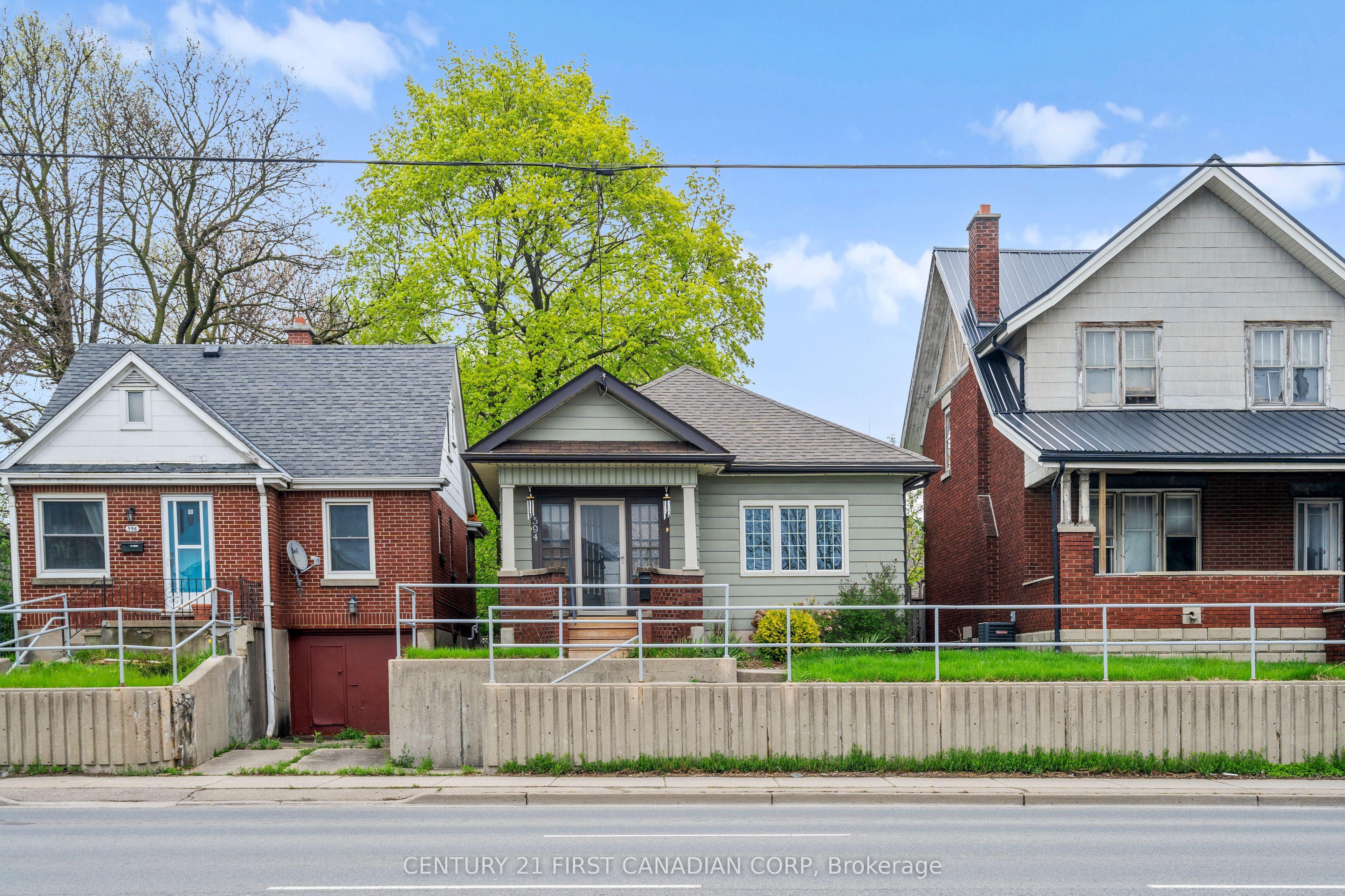 594 Highbury Avenue N — photo 1
