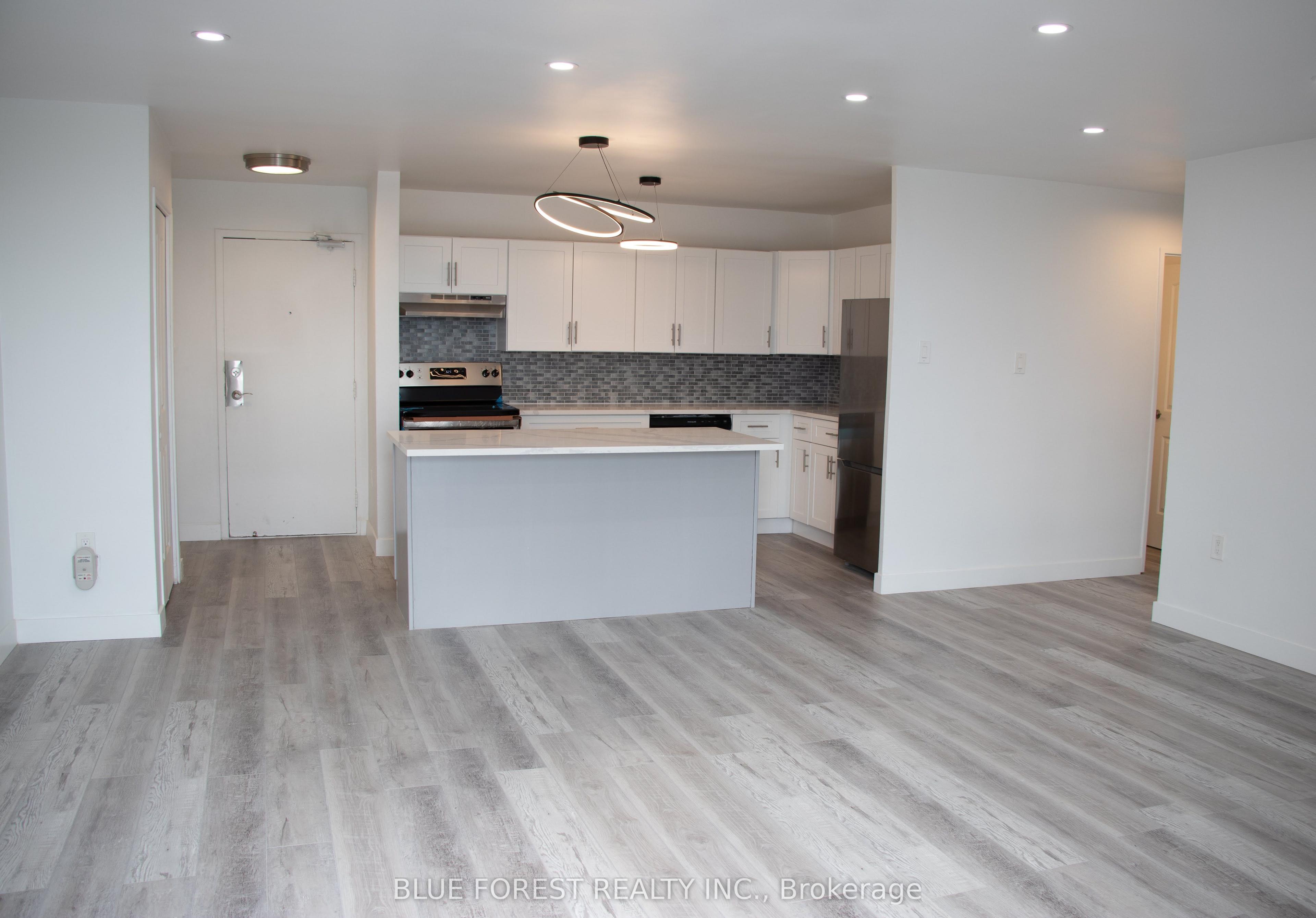 583 Mornington Avenue, Unit 1102 — photo 1