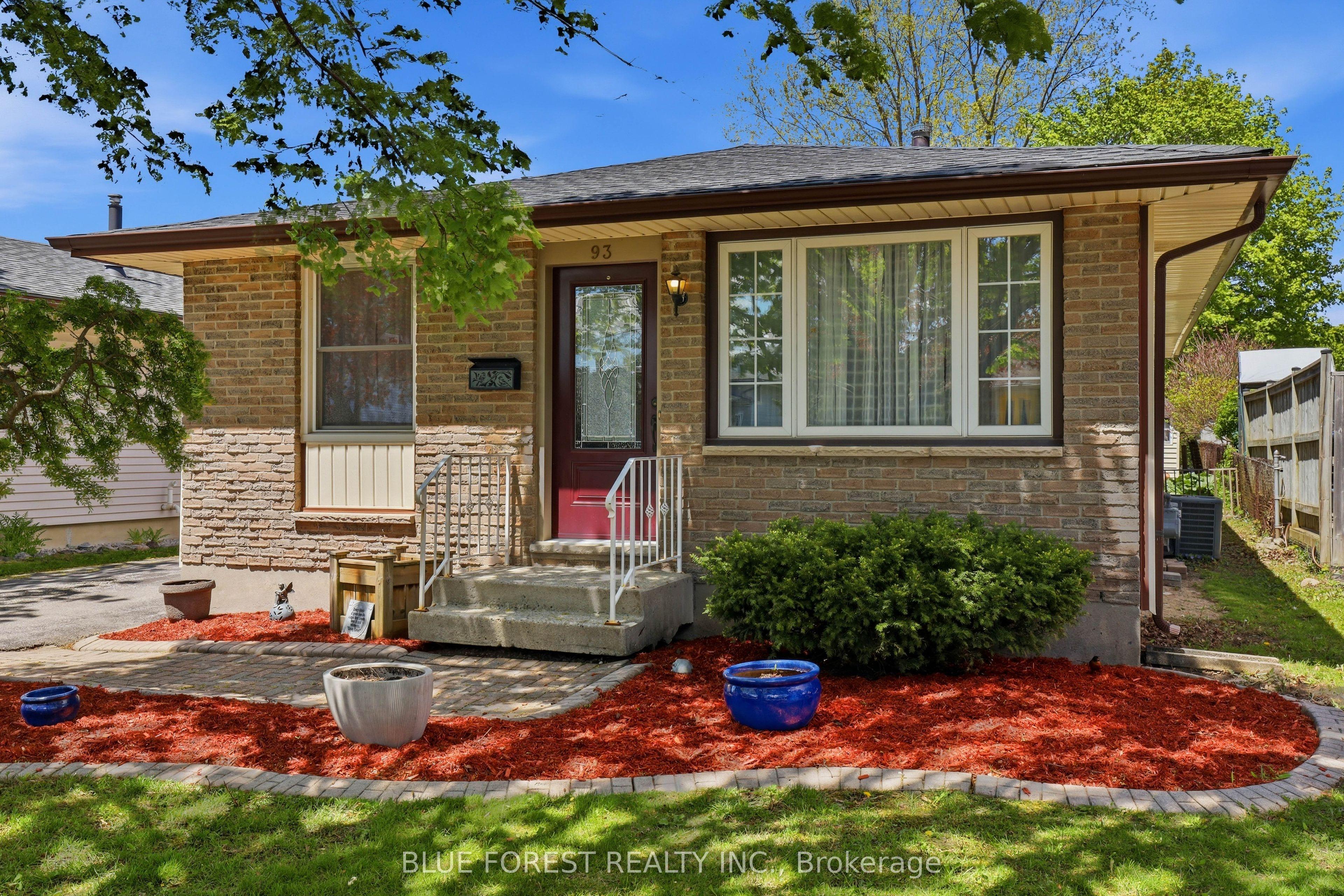 93 Nicholas Crescent — photo 1