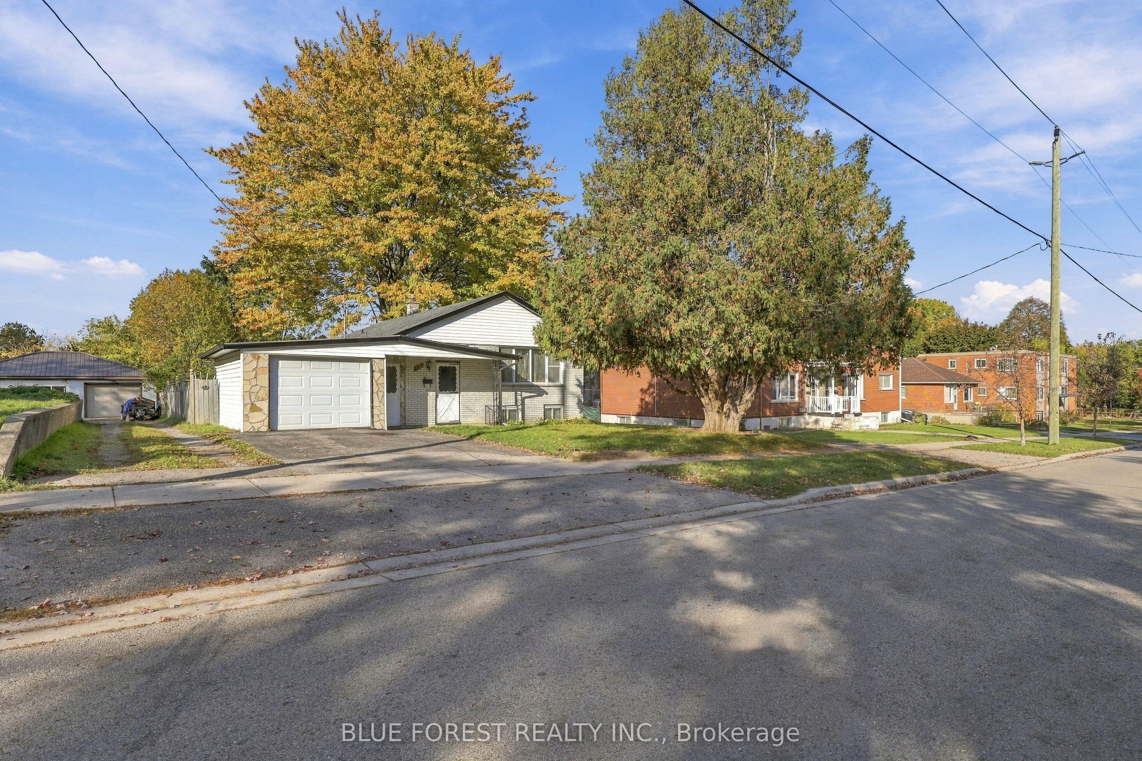 105 Chesterfield Avenue — photo 1