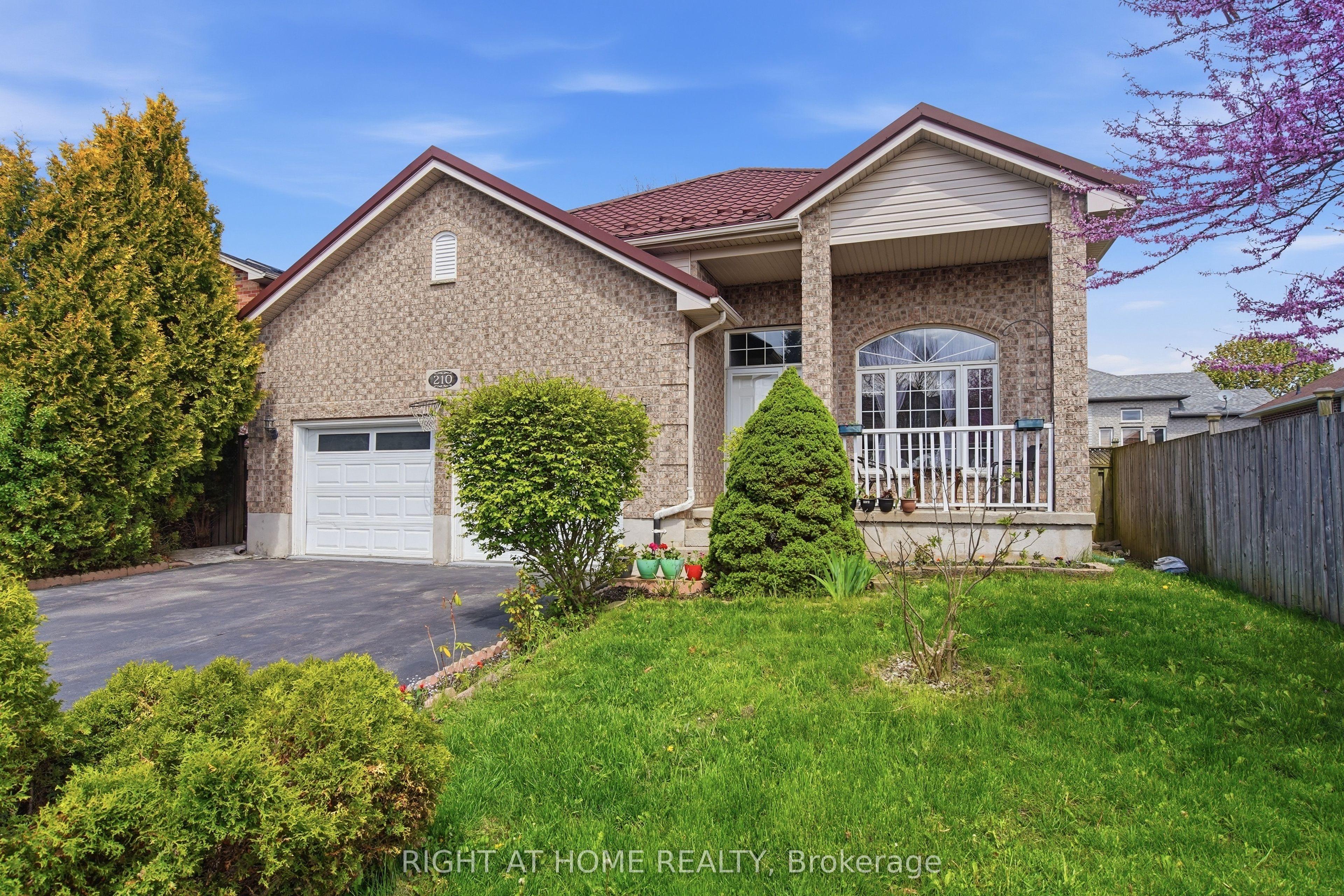 210 Hawthorne Road — photo 1
